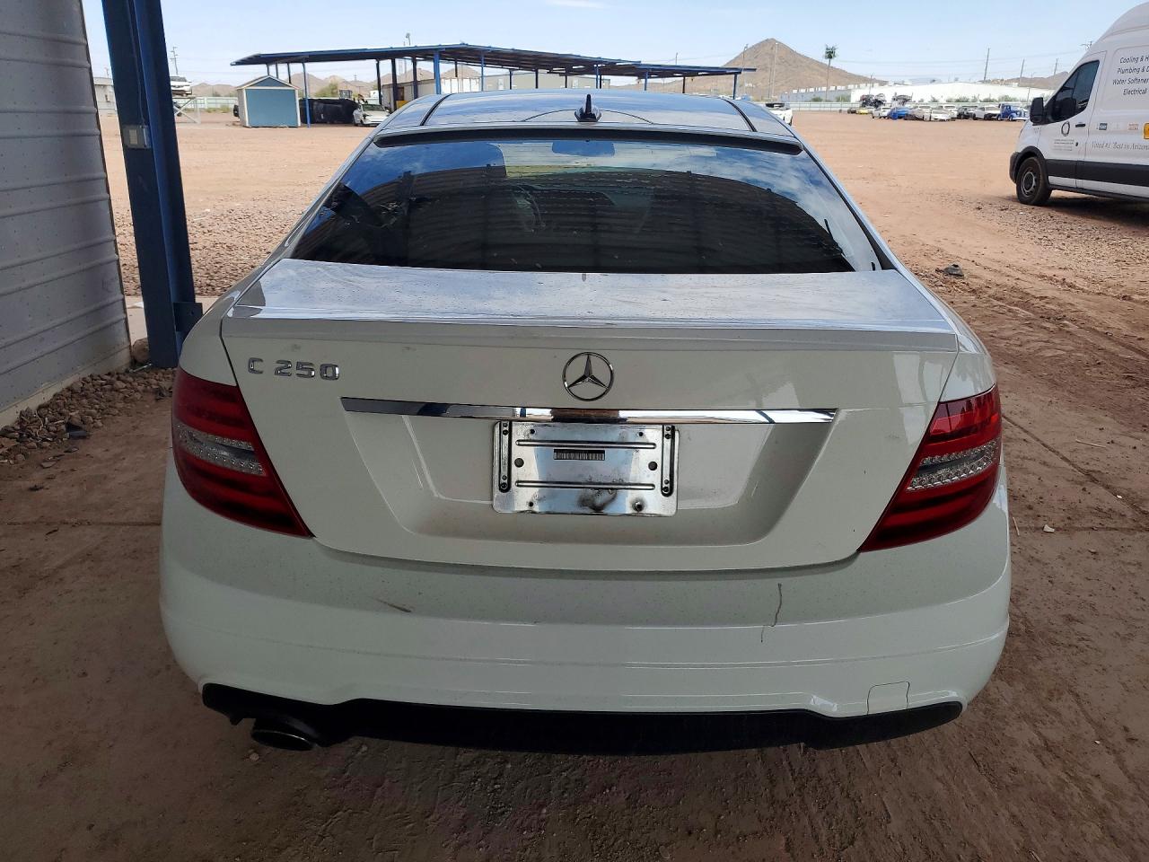 2013 Mercedes-benz C 250 White vin: WDDGJ4HB1DG036839