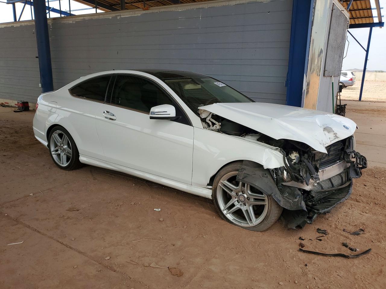 2013 Mercedes-benz C 250 White vin: WDDGJ4HB1DG036839
