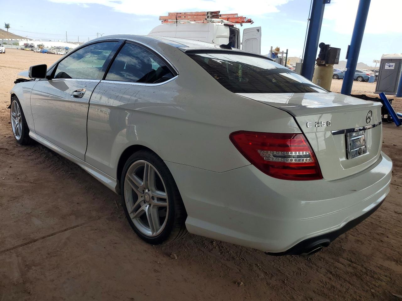 2013 Mercedes-benz C 250 White vin: WDDGJ4HB1DG036839