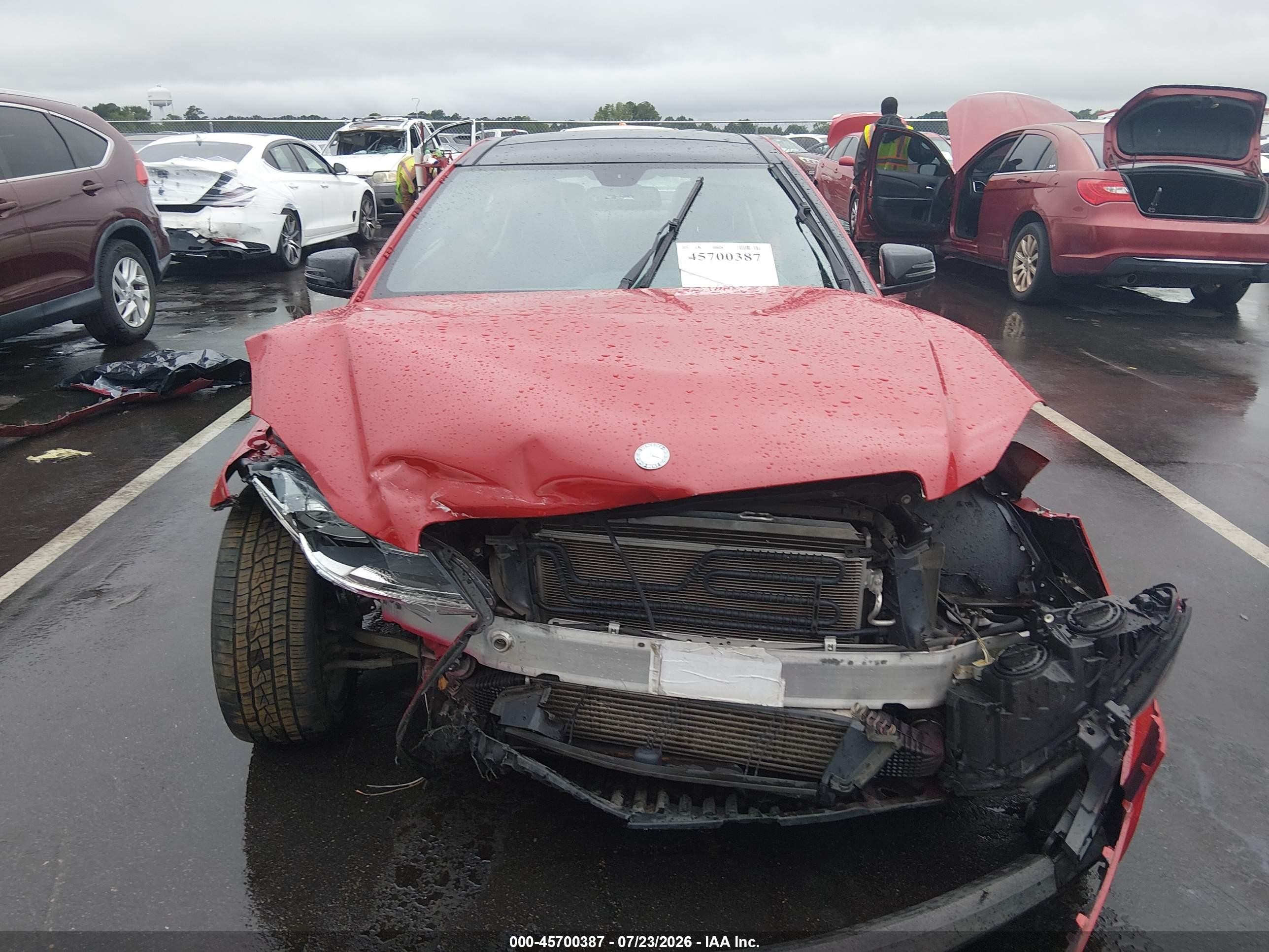 2013 Mercedes-benz C 250   Red vin: WDDGJ4HB1DG076189