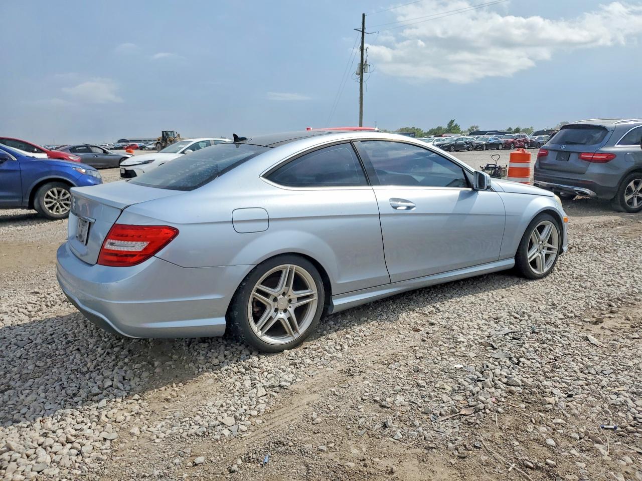 2015 Mercedes-benz C 250 Серебряный vin: WDDGJ4HB1FG369819