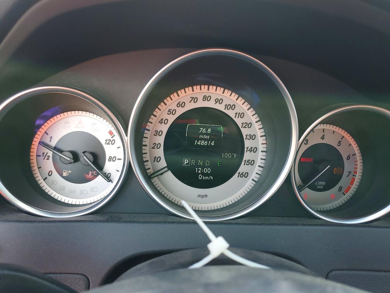 2015 Mercedes-benz C 250 Серебряный vin: WDDGJ4HB1FG369819