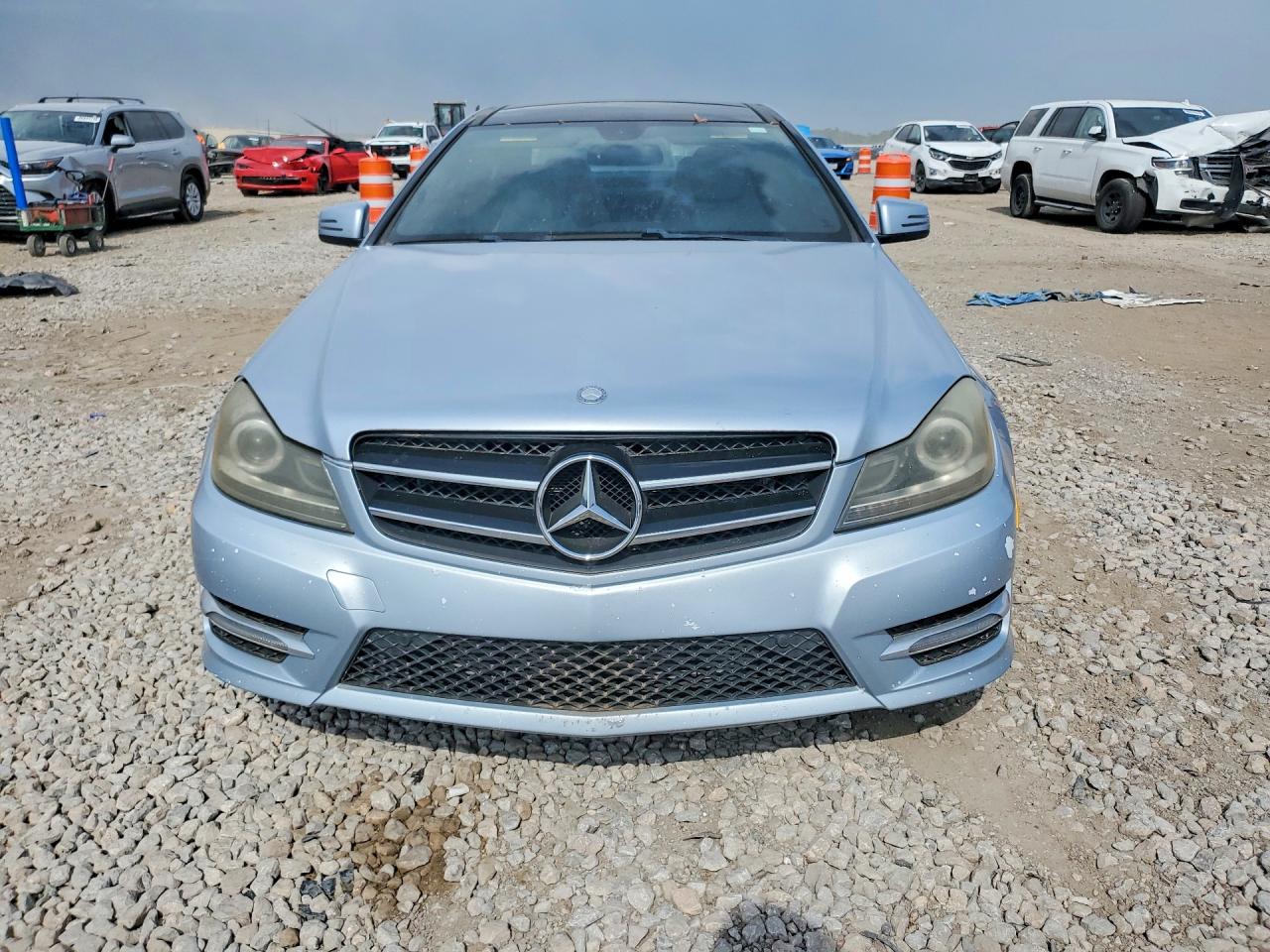 2015 Mercedes-benz C 250 Серебряный vin: WDDGJ4HB1FG369819