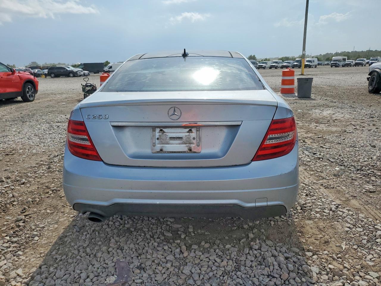 2015 Mercedes-benz C 250 Серебряный vin: WDDGJ4HB1FG369819
