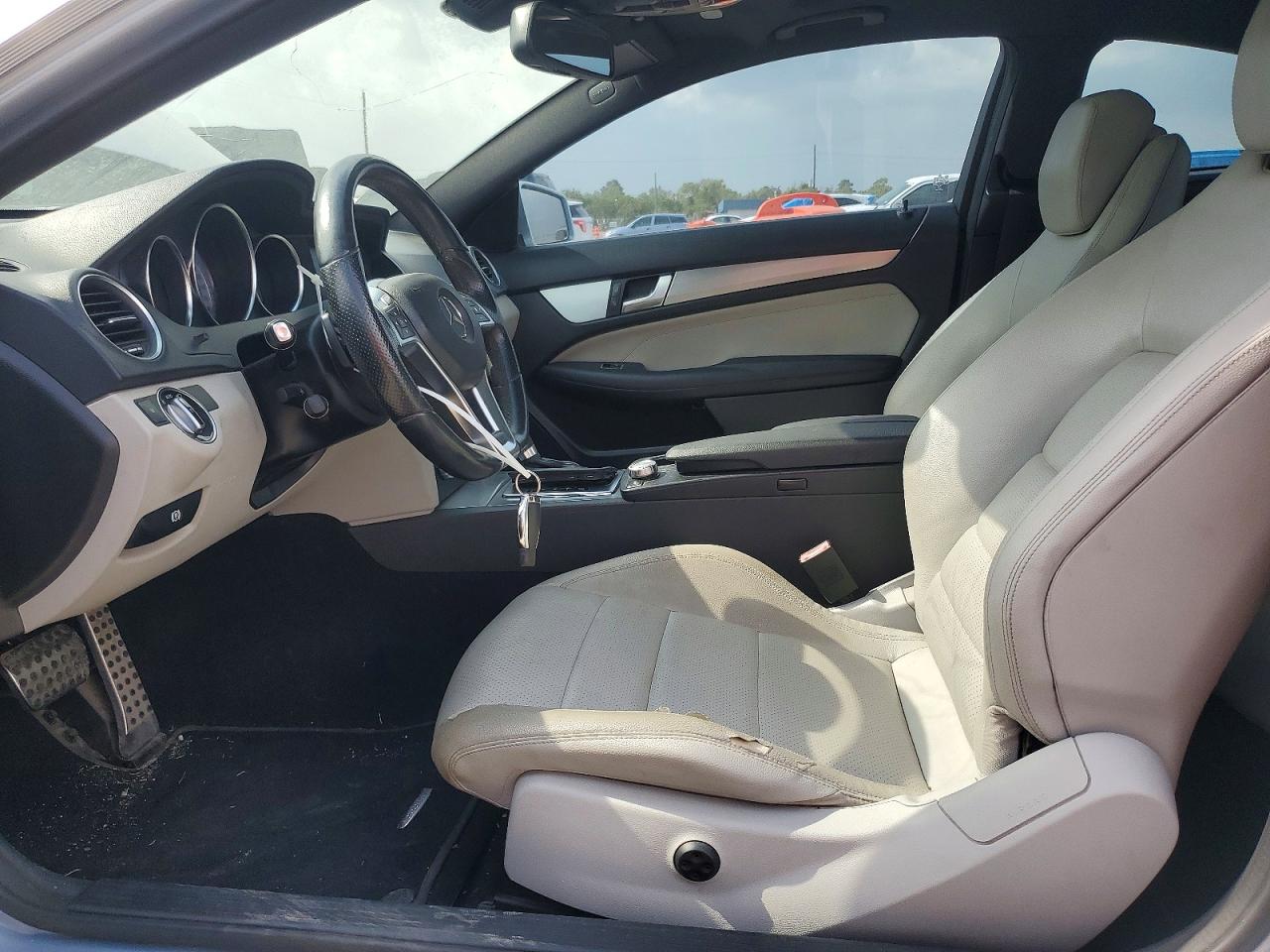 2015 Mercedes-benz C 250 Серебряный vin: WDDGJ4HB1FG369819
