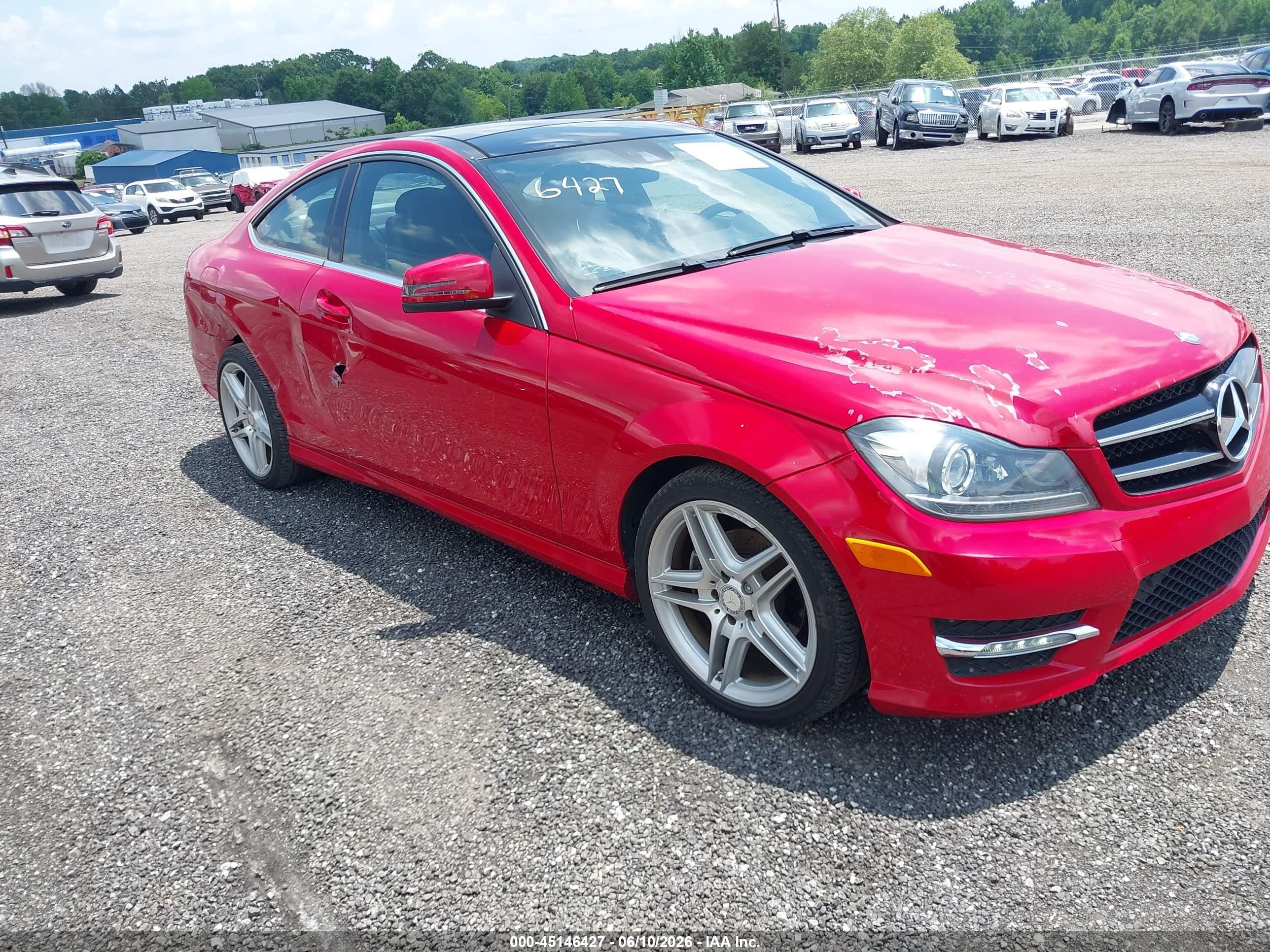 2015 Mercedes-benz C 250   Red vin: WDDGJ4HB1FG393389