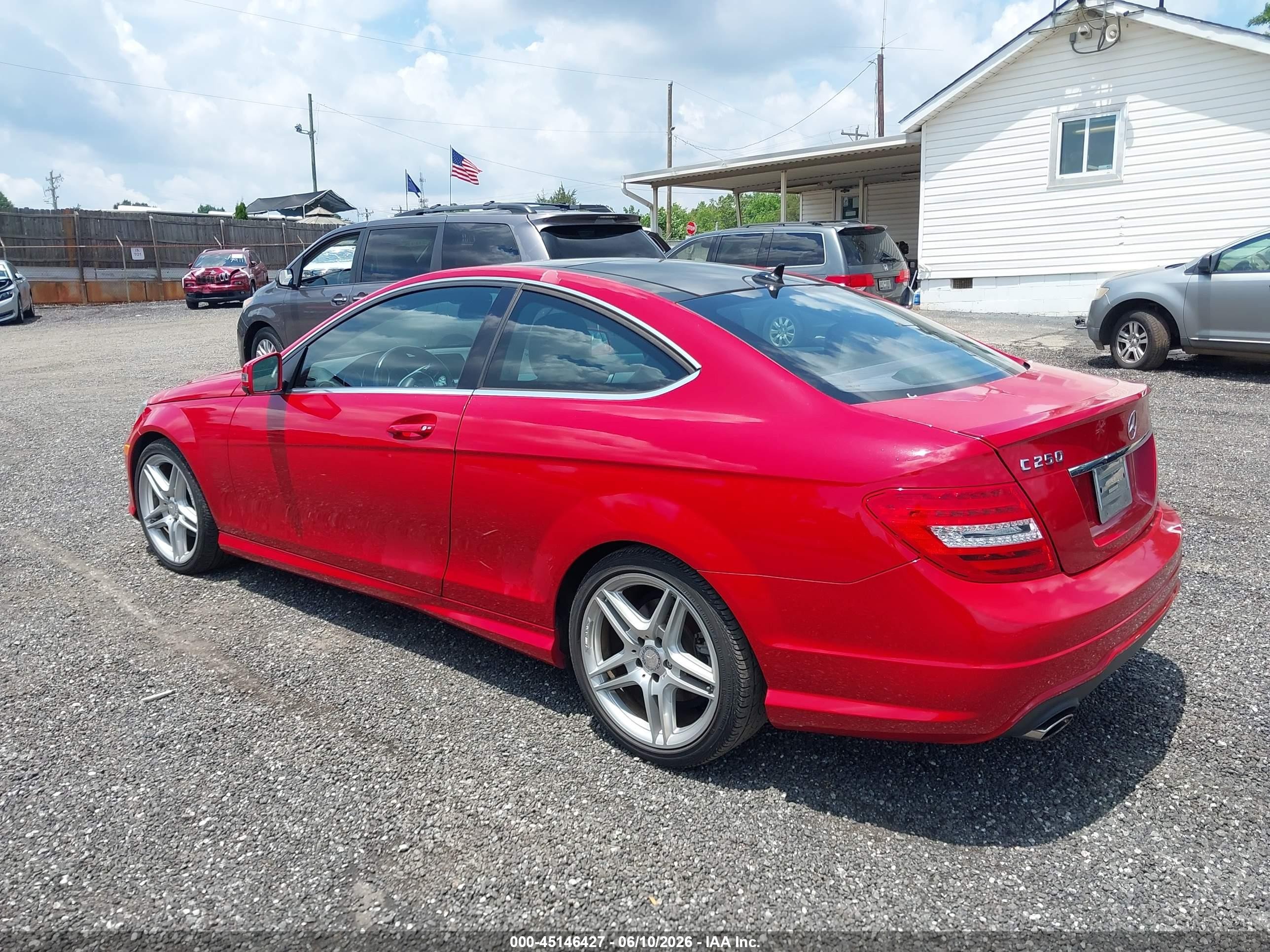 2015 Mercedes-benz C 250 Red vin: WDDGJ4HB1FG393389