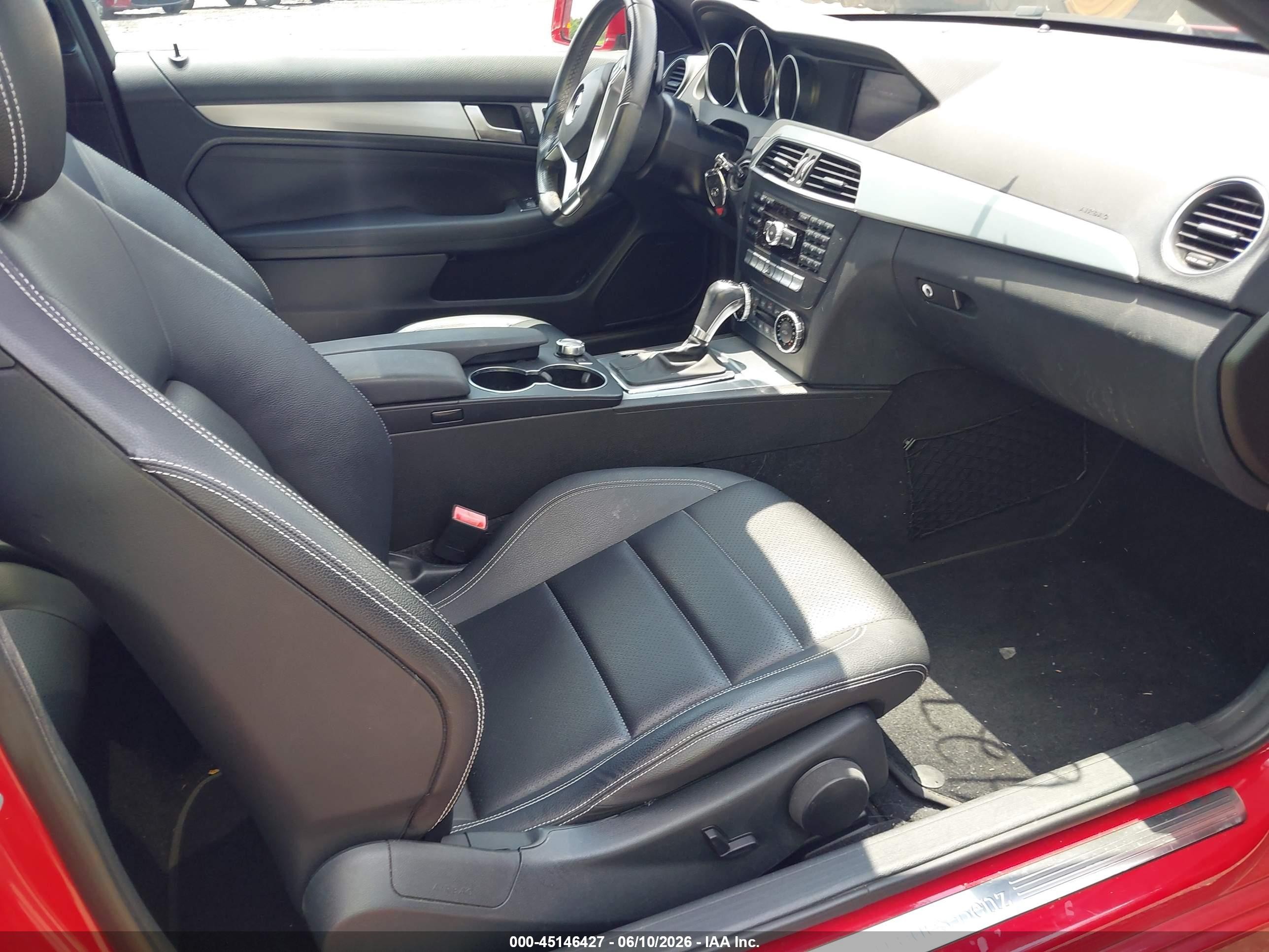 2015 Mercedes-benz C 250 Red vin: WDDGJ4HB1FG393389