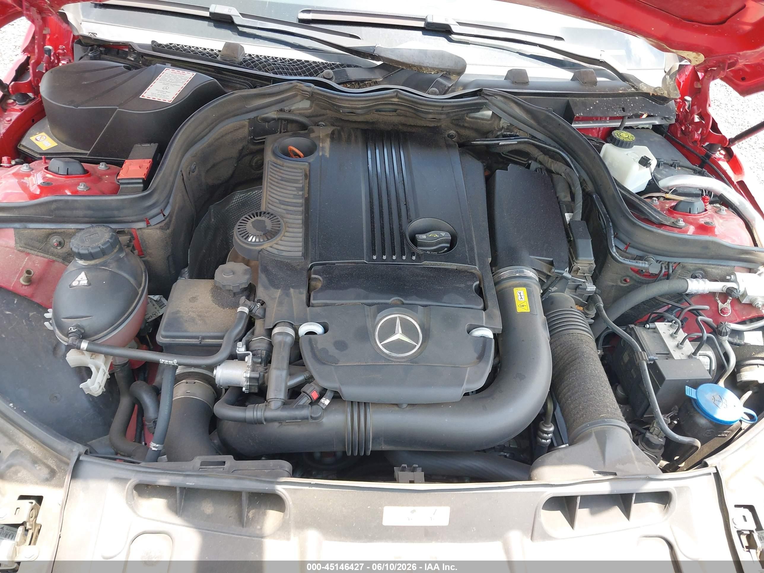 2015 Mercedes-benz C 250 Red vin: WDDGJ4HB1FG393389