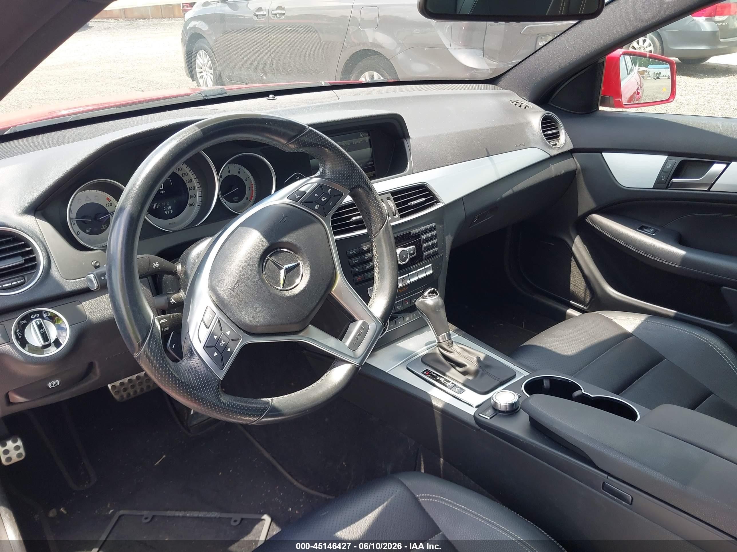 2015 Mercedes-benz C 250 Red vin: WDDGJ4HB1FG393389