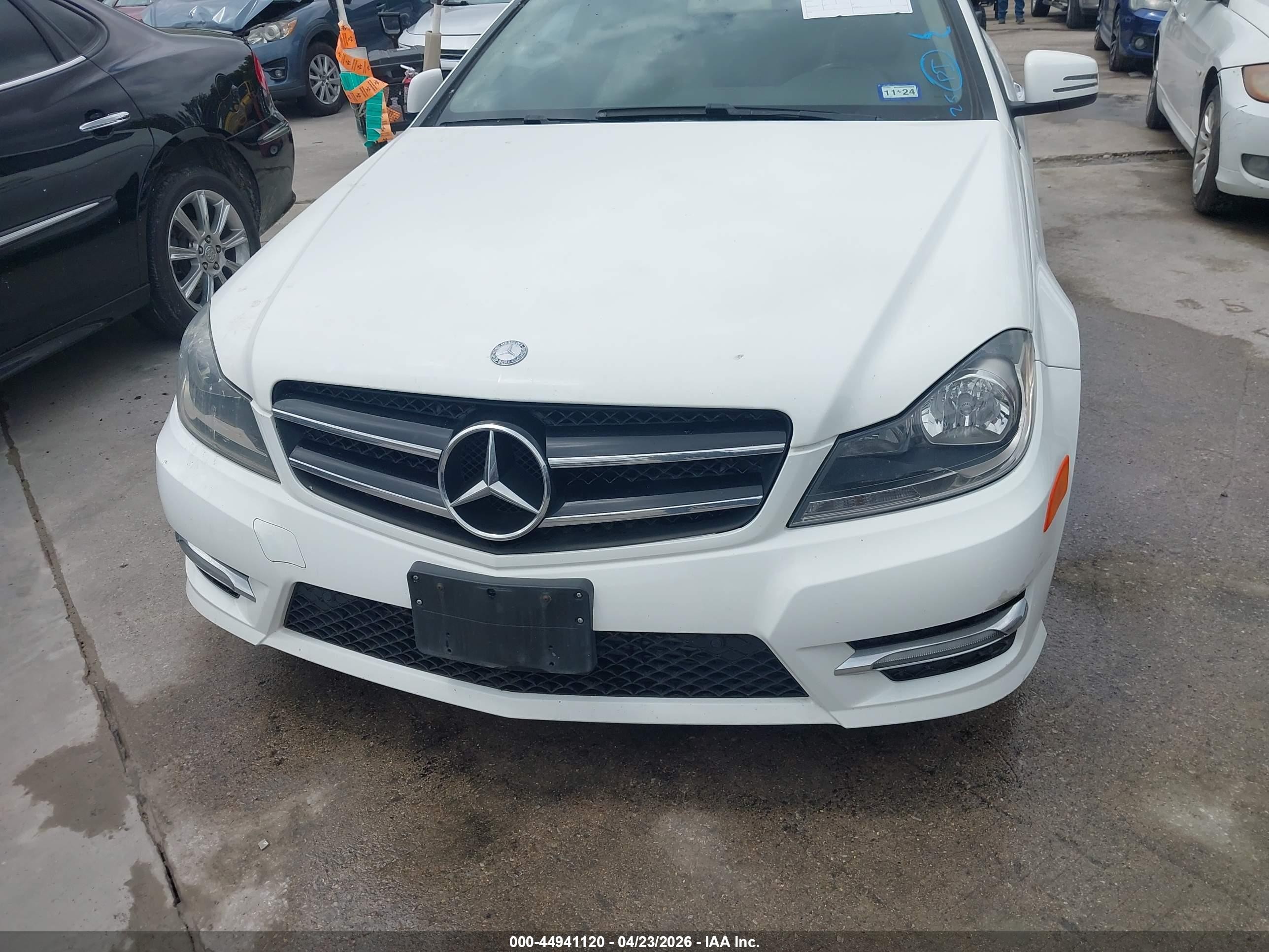2015 Mercedes-benz C 250   White vin: WDDGJ4HB1FG398138