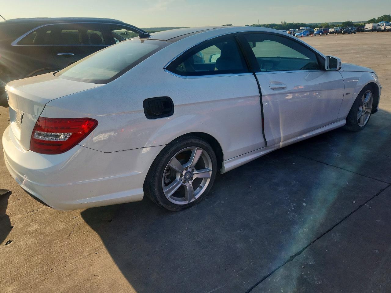 2012 Mercedes-benz C 250 White vin: WDDGJ4HB2CF820502