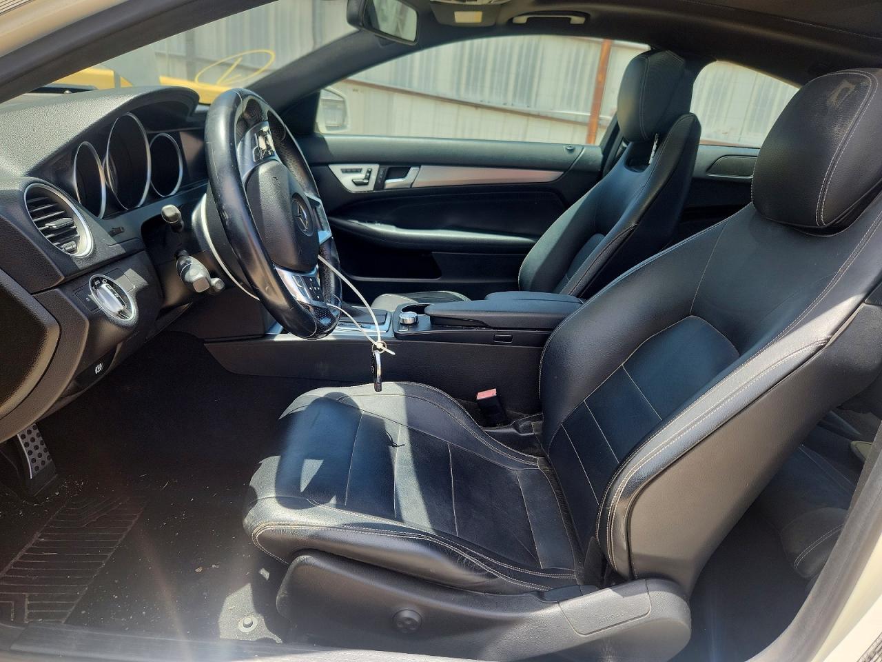 2012 Mercedes-benz C 250 White vin: WDDGJ4HB2CF820502