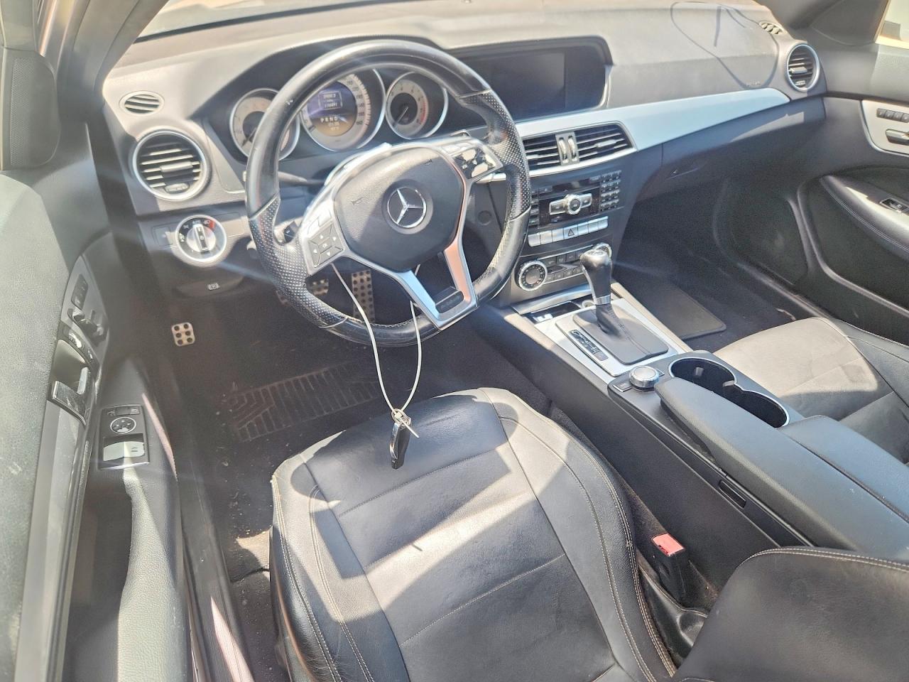 2012 Mercedes-benz C 250 White vin: WDDGJ4HB2CF820502