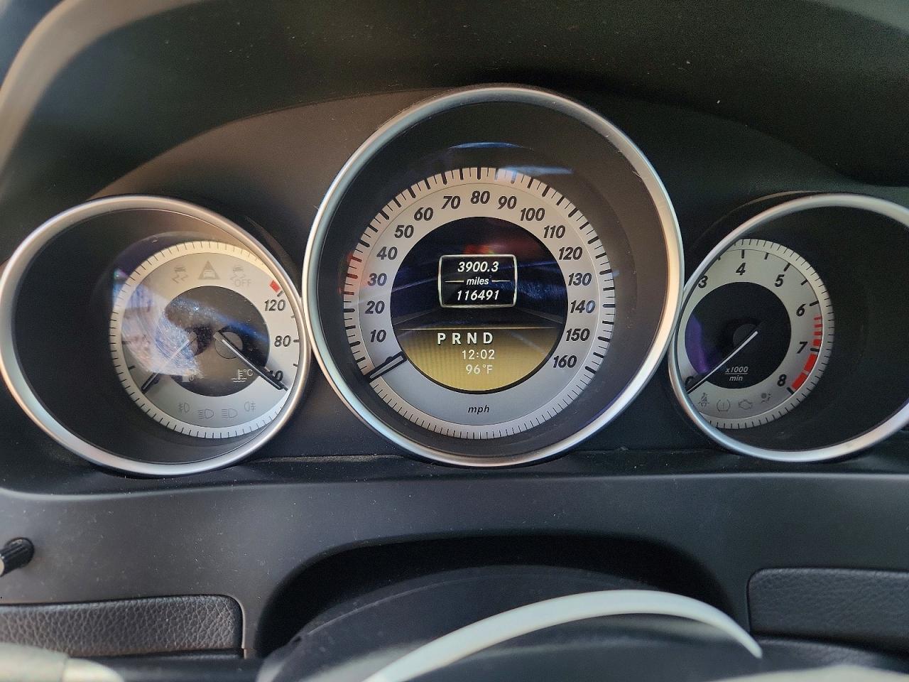 2012 Mercedes-benz C 250 White vin: WDDGJ4HB2CF820502