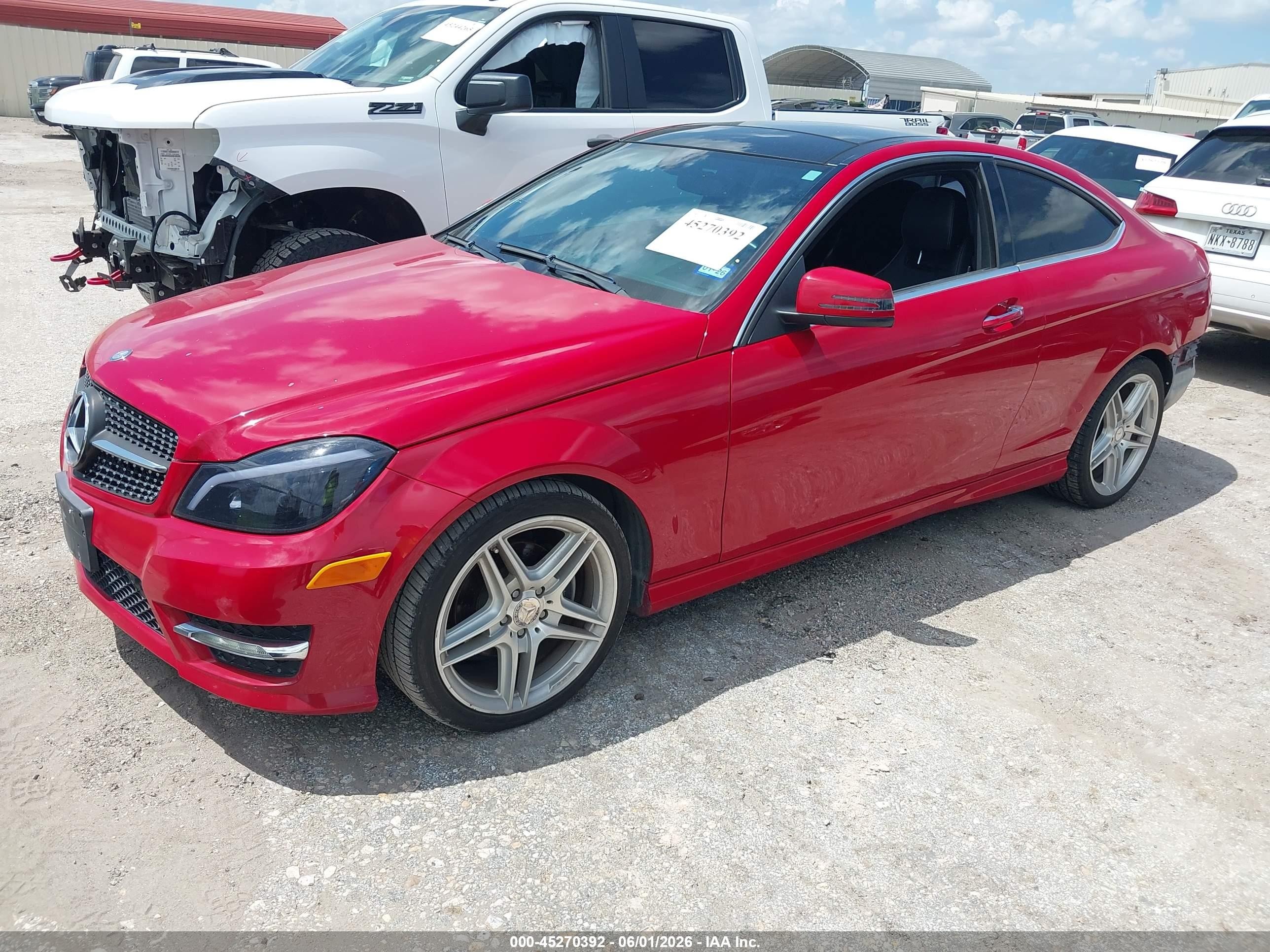 2013 Mercedes-benz C 250   Red vin: WDDGJ4HB2DF943136