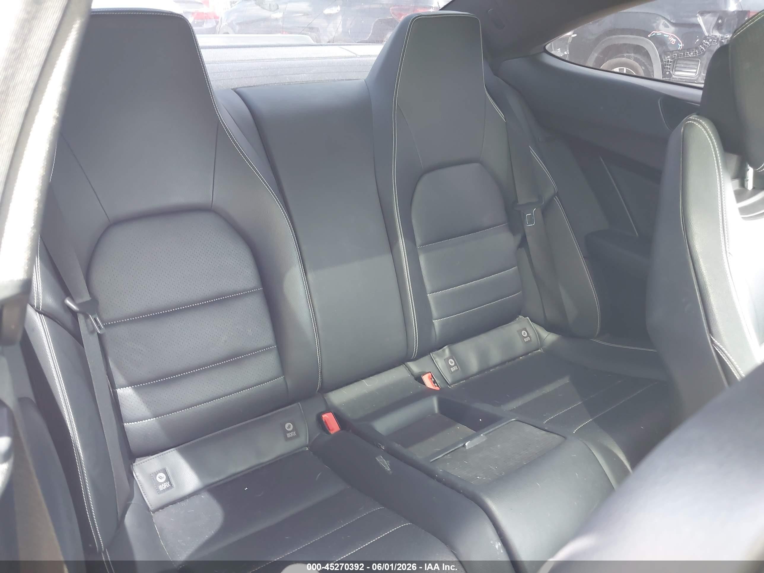 2013 Mercedes-benz C 250   Red vin: WDDGJ4HB2DF943136