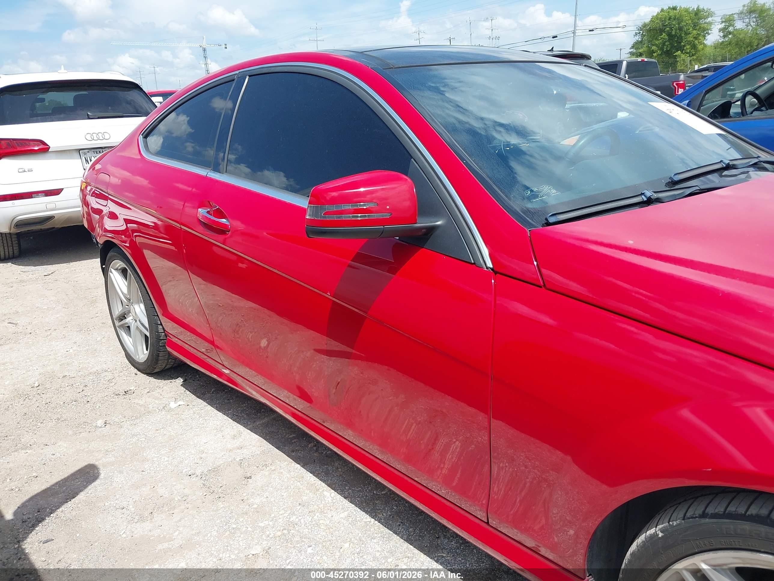 2013 Mercedes-benz C 250   Red vin: WDDGJ4HB2DF943136
