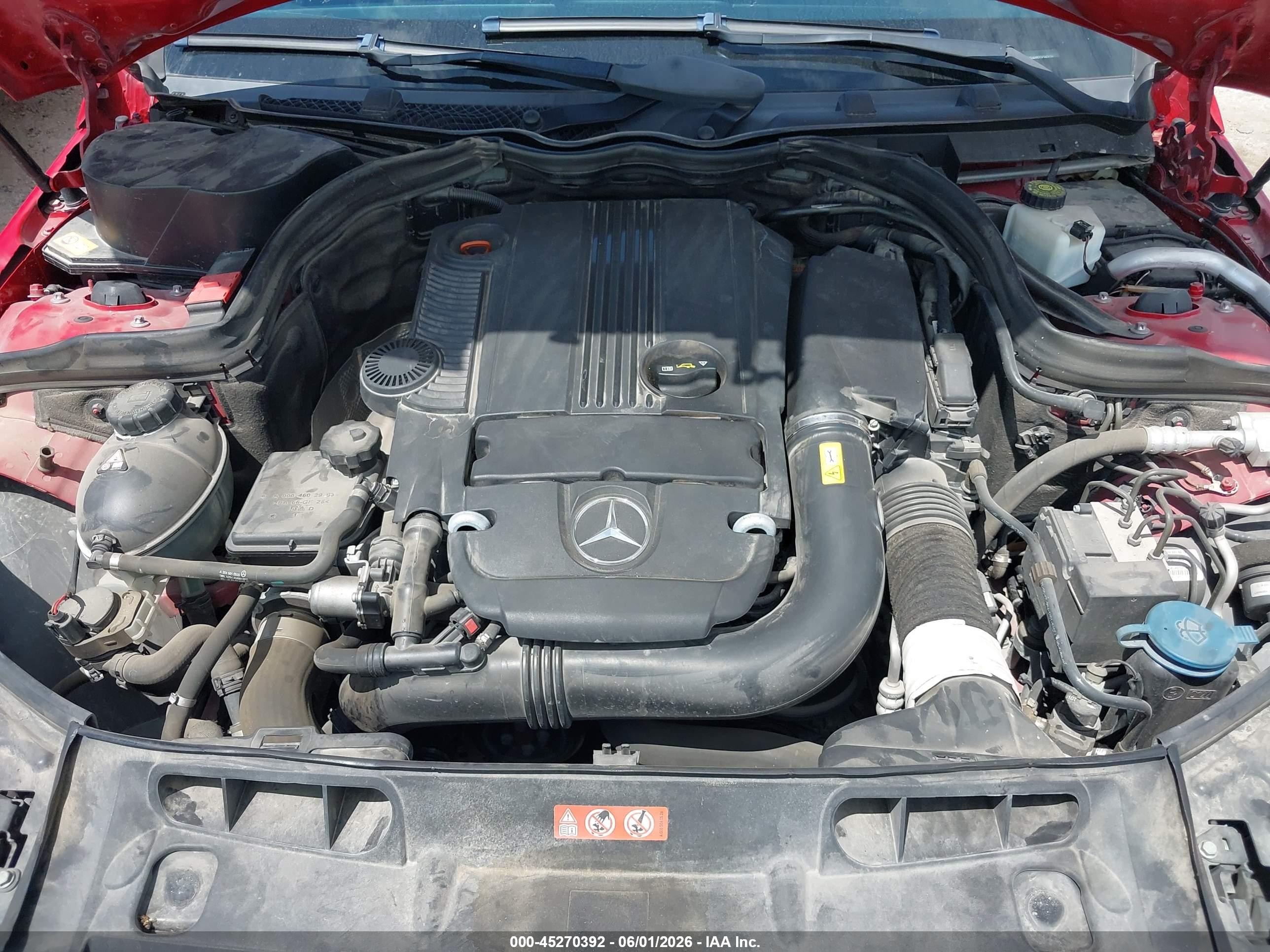 2013 Mercedes-benz C 250   Red vin: WDDGJ4HB2DF943136