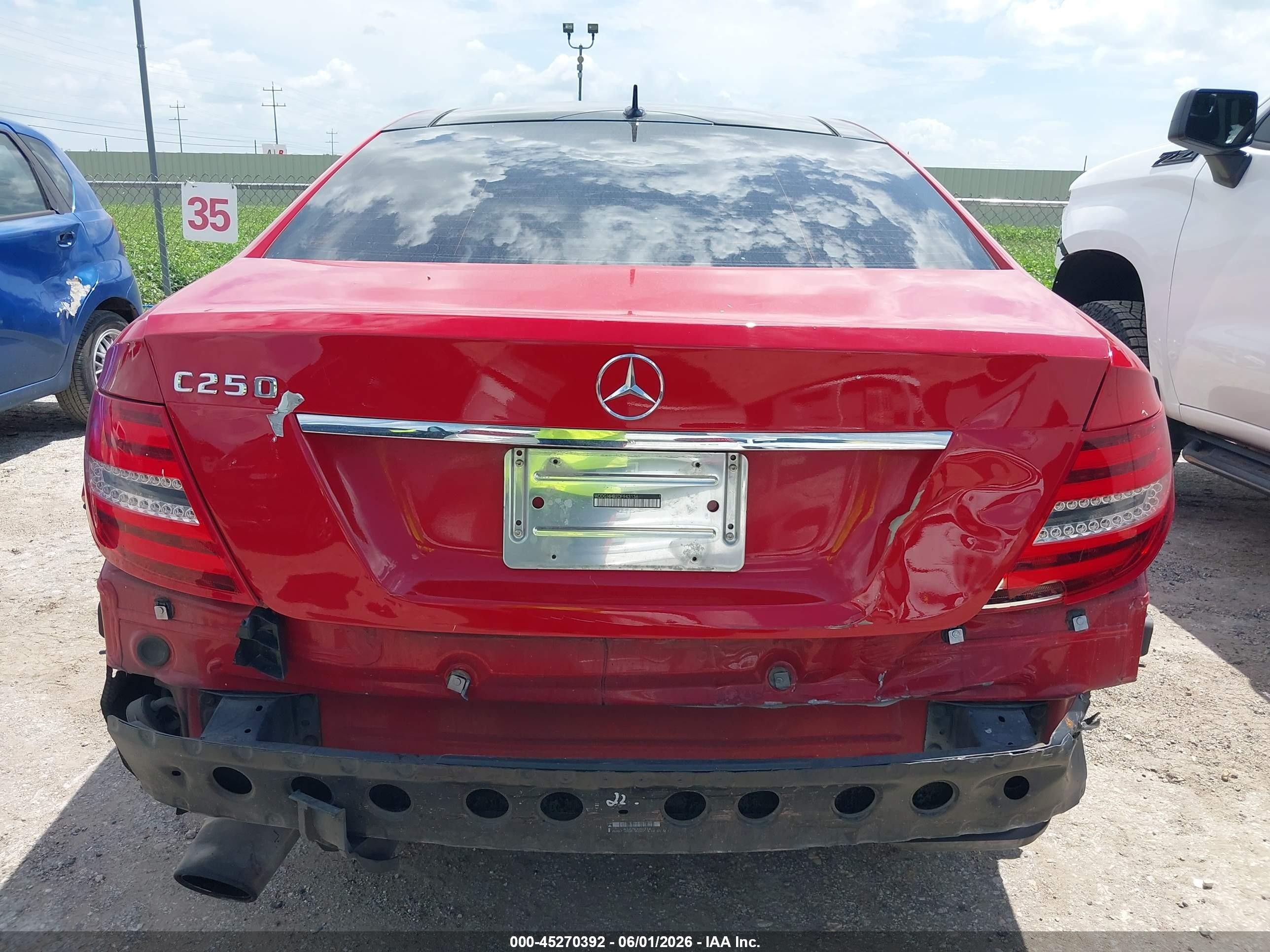 2013 Mercedes-benz C 250   Red vin: WDDGJ4HB2DF943136