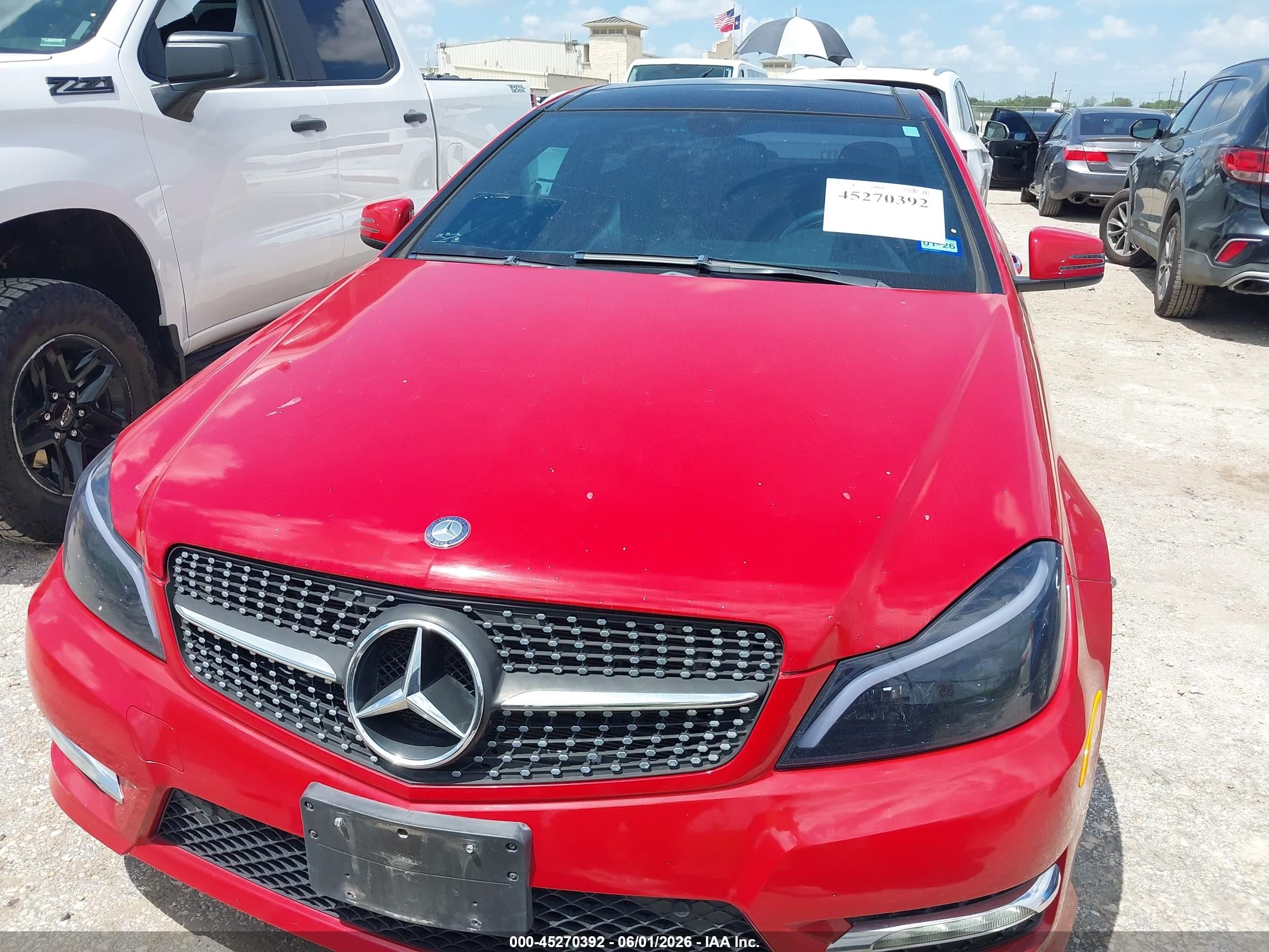 2013 Mercedes-benz C 250   Red vin: WDDGJ4HB2DF943136