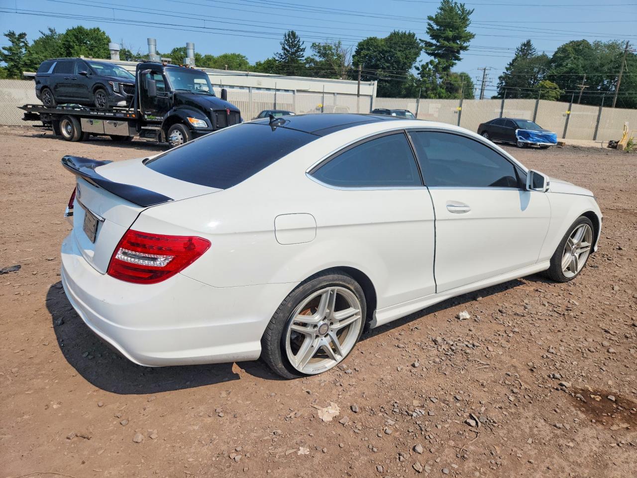 2013 Mercedes-benz C 250 White vin: WDDGJ4HB2DF960874