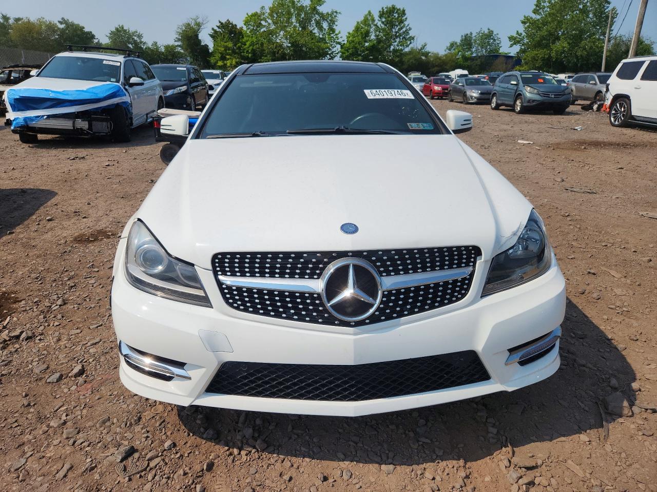 2013 Mercedes-benz C 250 White vin: WDDGJ4HB2DF960874
