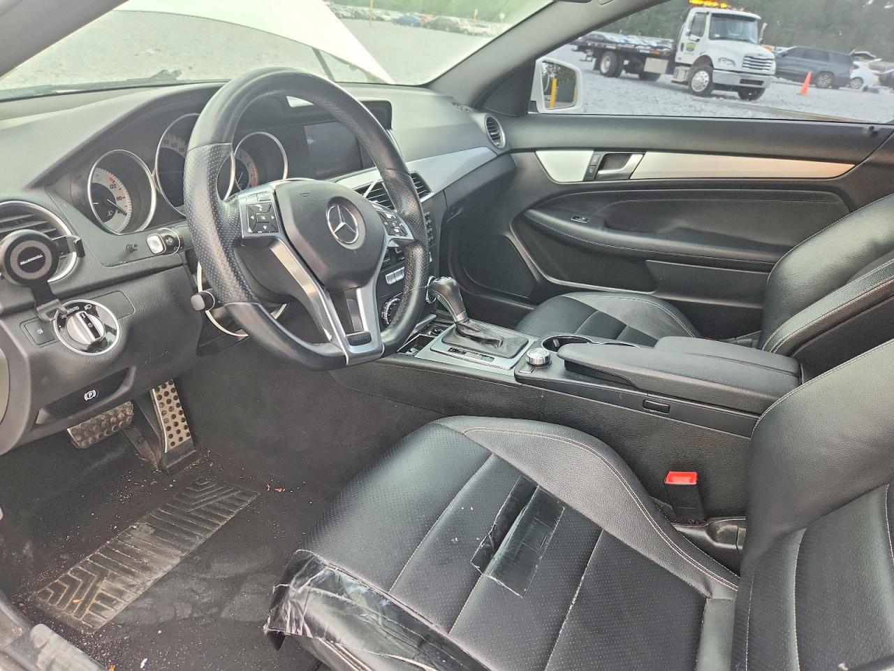 2013 Mercedes-benz C 250 Белый vin: WDDGJ4HB2DG005387