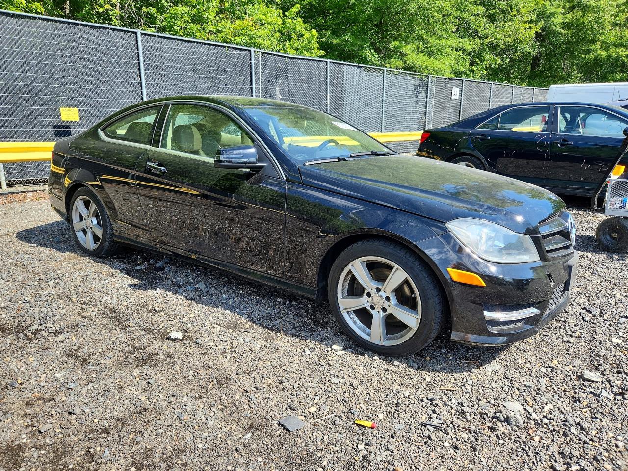 2014 Mercedes-benz C 250 Черный vin: WDDGJ4HB2EG161527