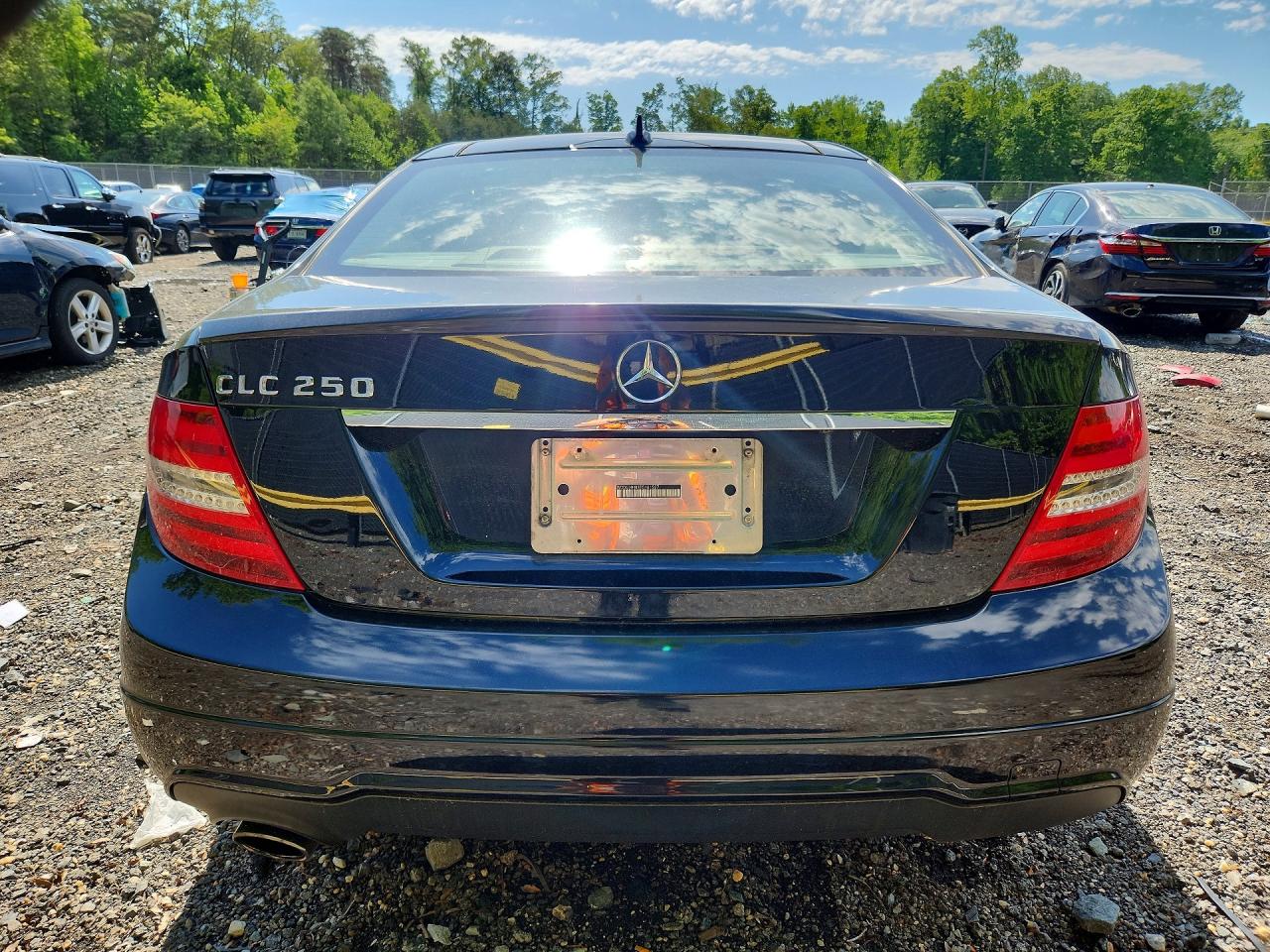 2014 Mercedes-benz C 250 Черный vin: WDDGJ4HB2EG161527