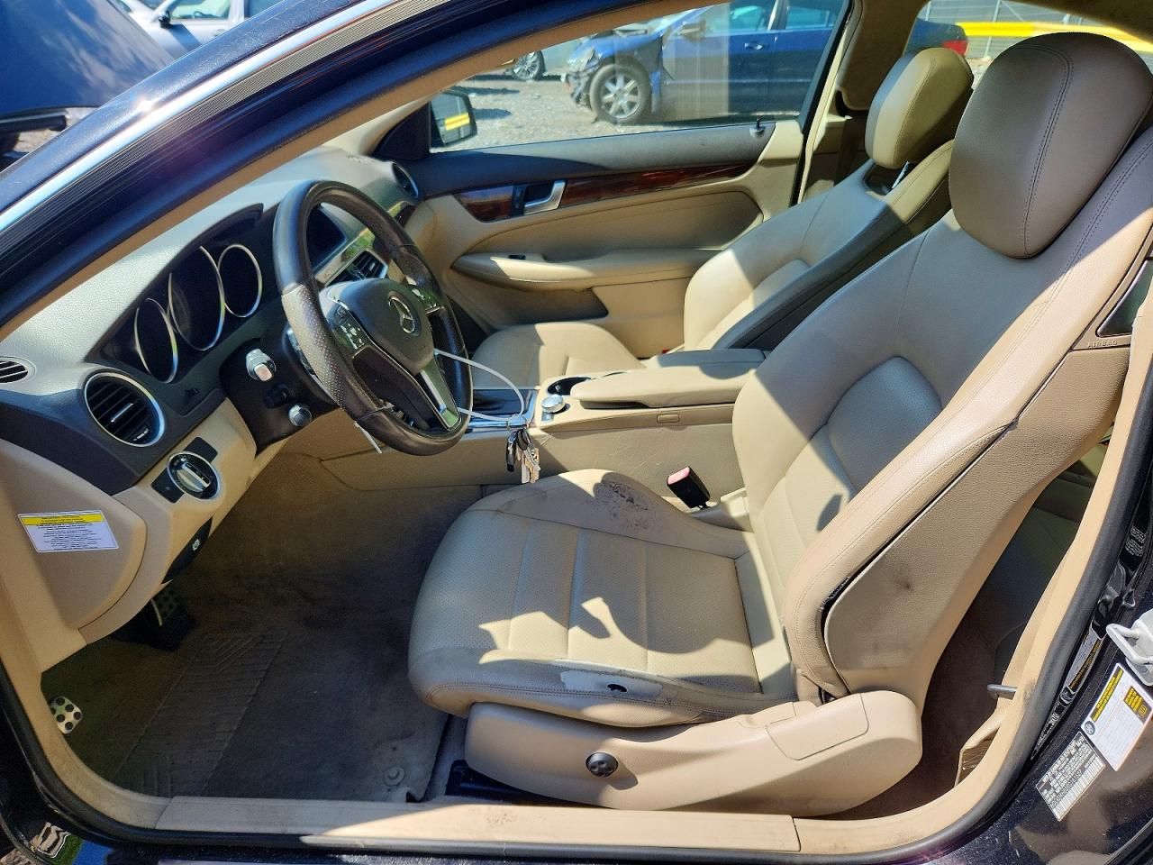 2014 Mercedes-benz C 250 Черный vin: WDDGJ4HB2EG161527