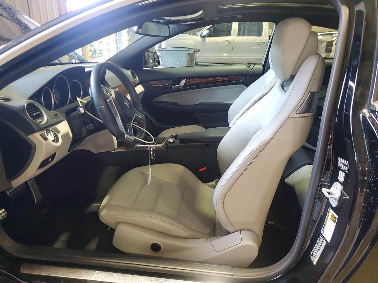 2014 Mercedes-benz C 250 Черный vin: WDDGJ4HB2EG281280
