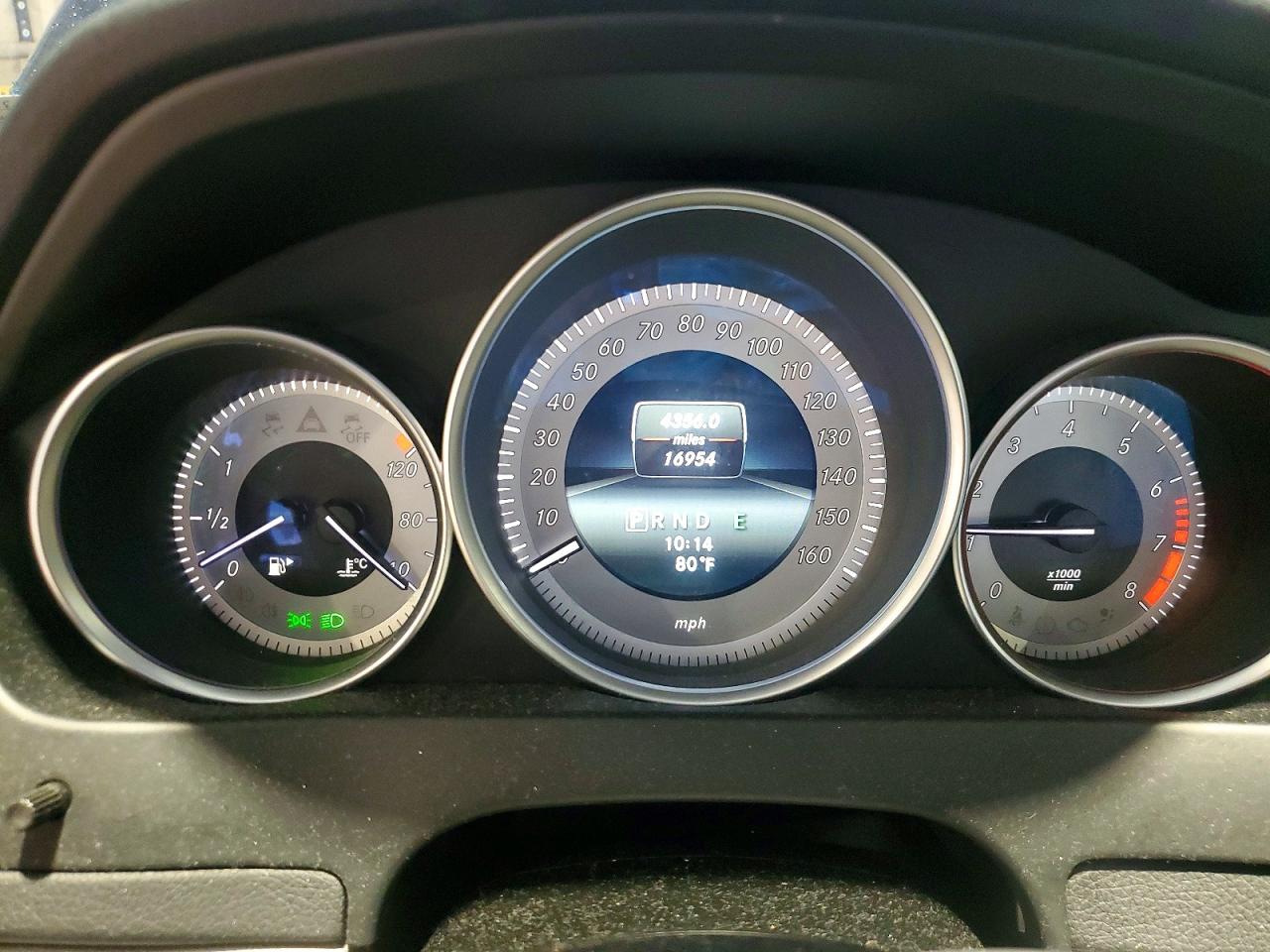 2014 Mercedes-benz C 250 Черный vin: WDDGJ4HB2EG281280