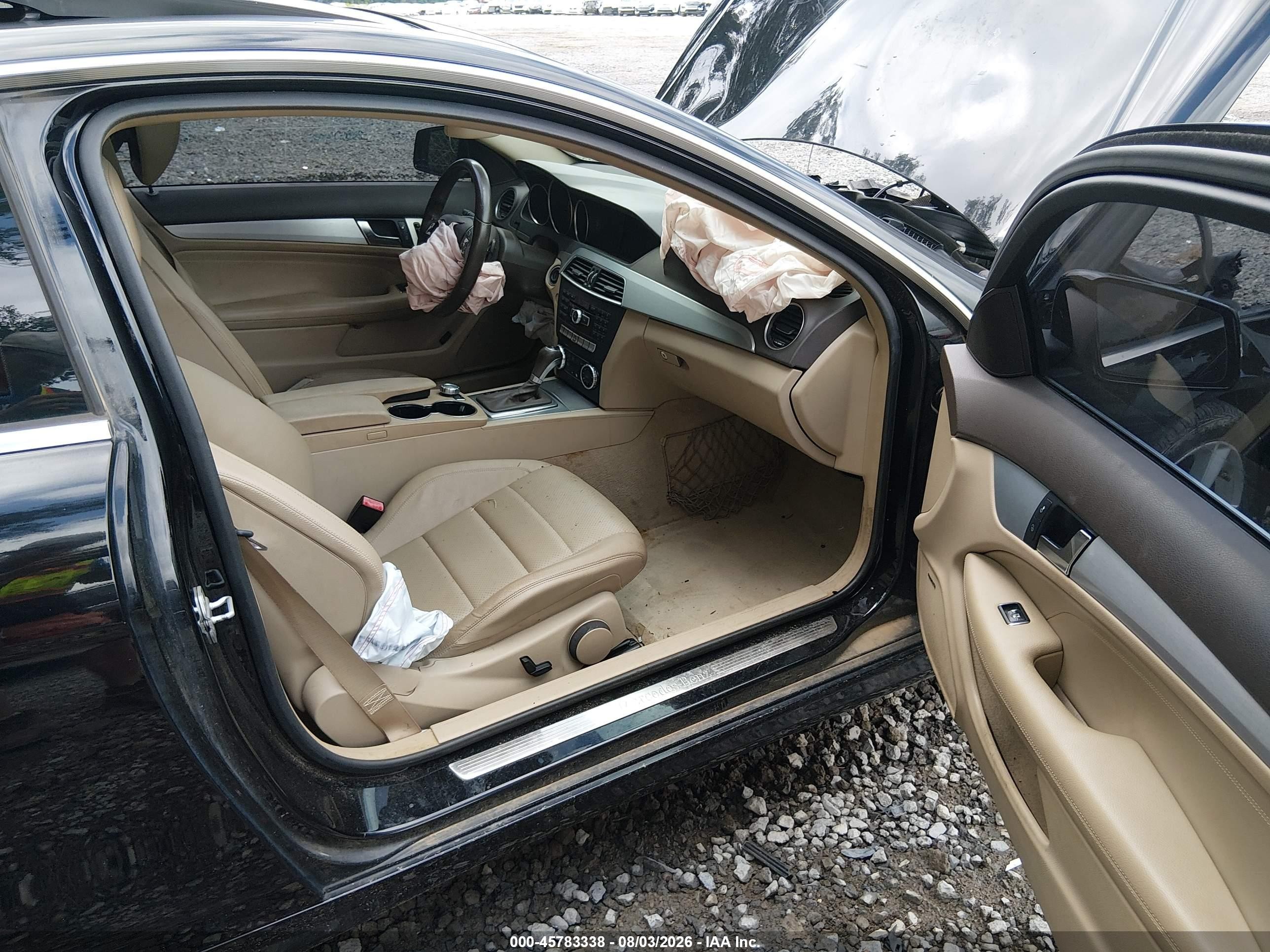 2012 Mercedes-benz C 250 Черный vin: WDDGJ4HB3CF924173