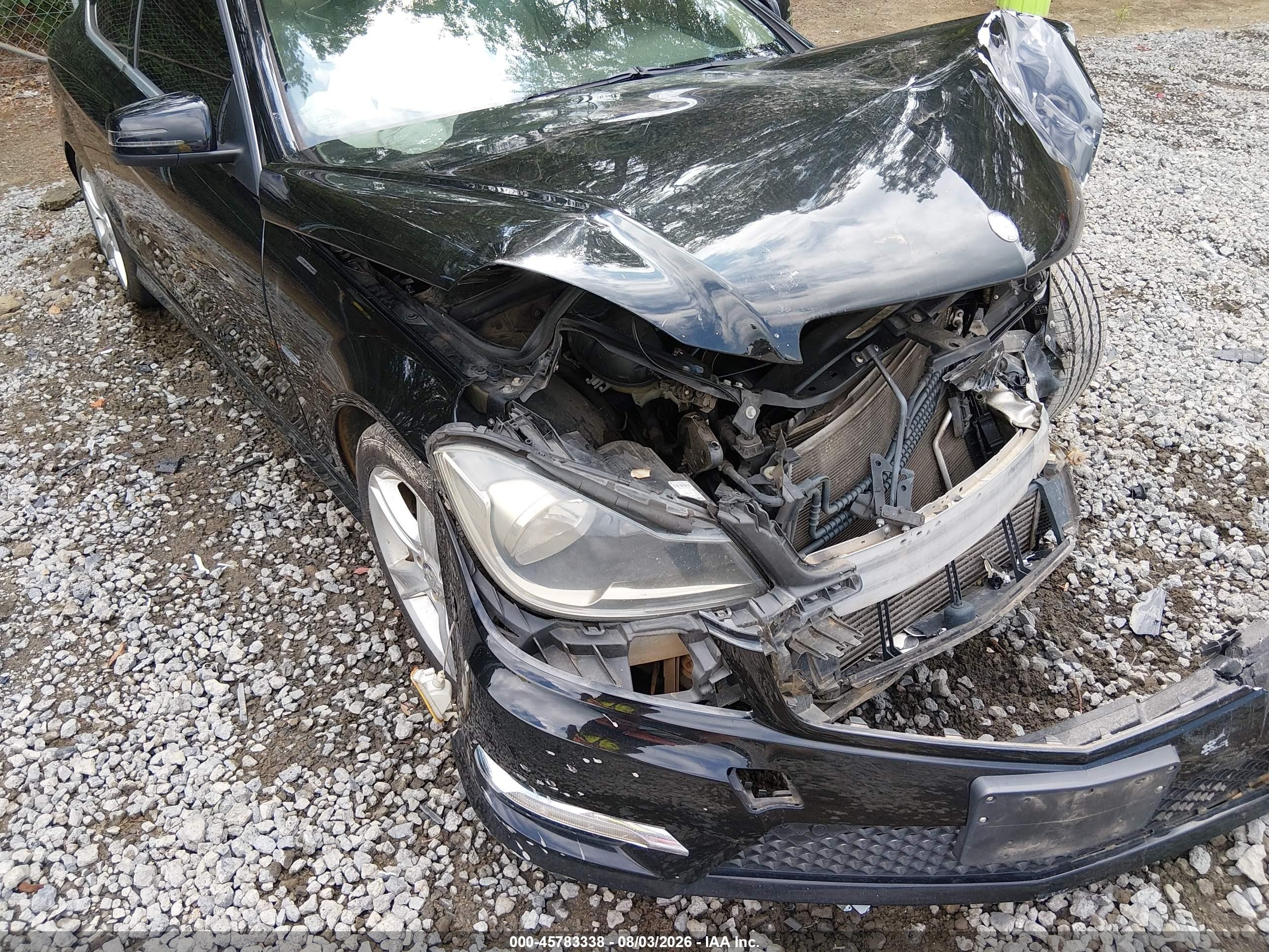 2012 Mercedes-benz C 250 Черный vin: WDDGJ4HB3CF924173