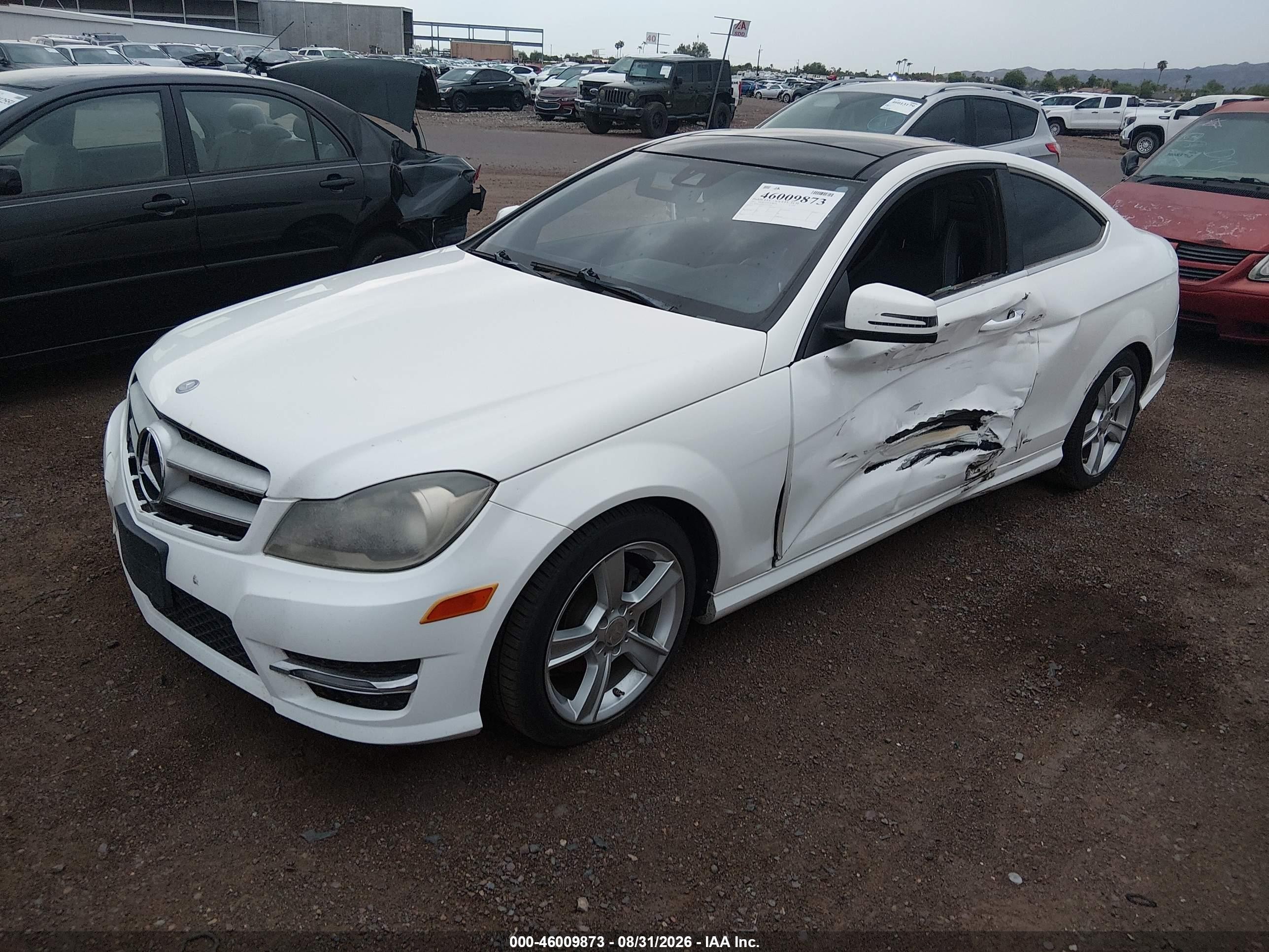 2013 Mercedes-benz C 250 Белый vin: WDDGJ4HB3DF973956