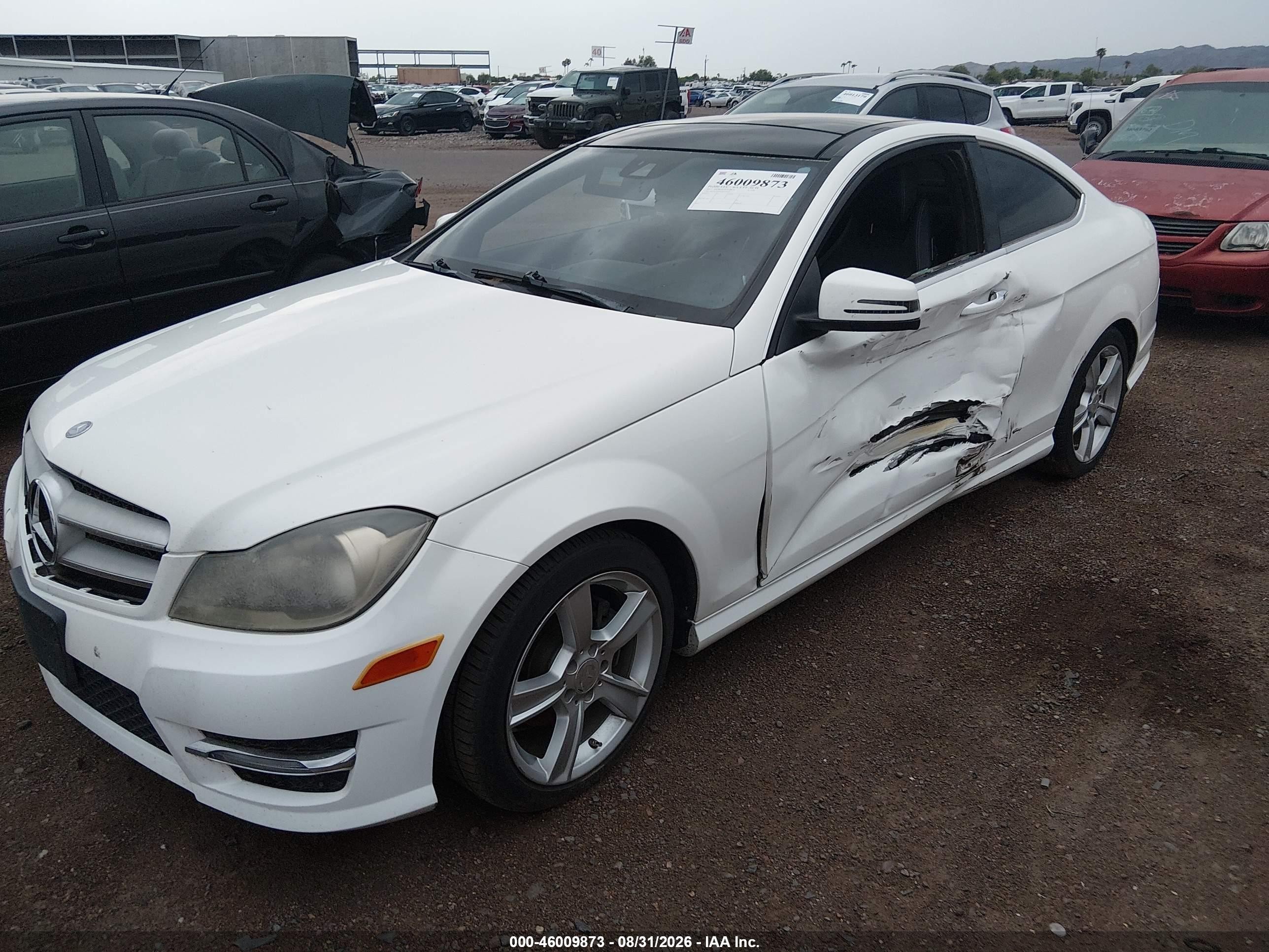 2013 Mercedes-benz C 250 Белый vin: WDDGJ4HB3DF973956