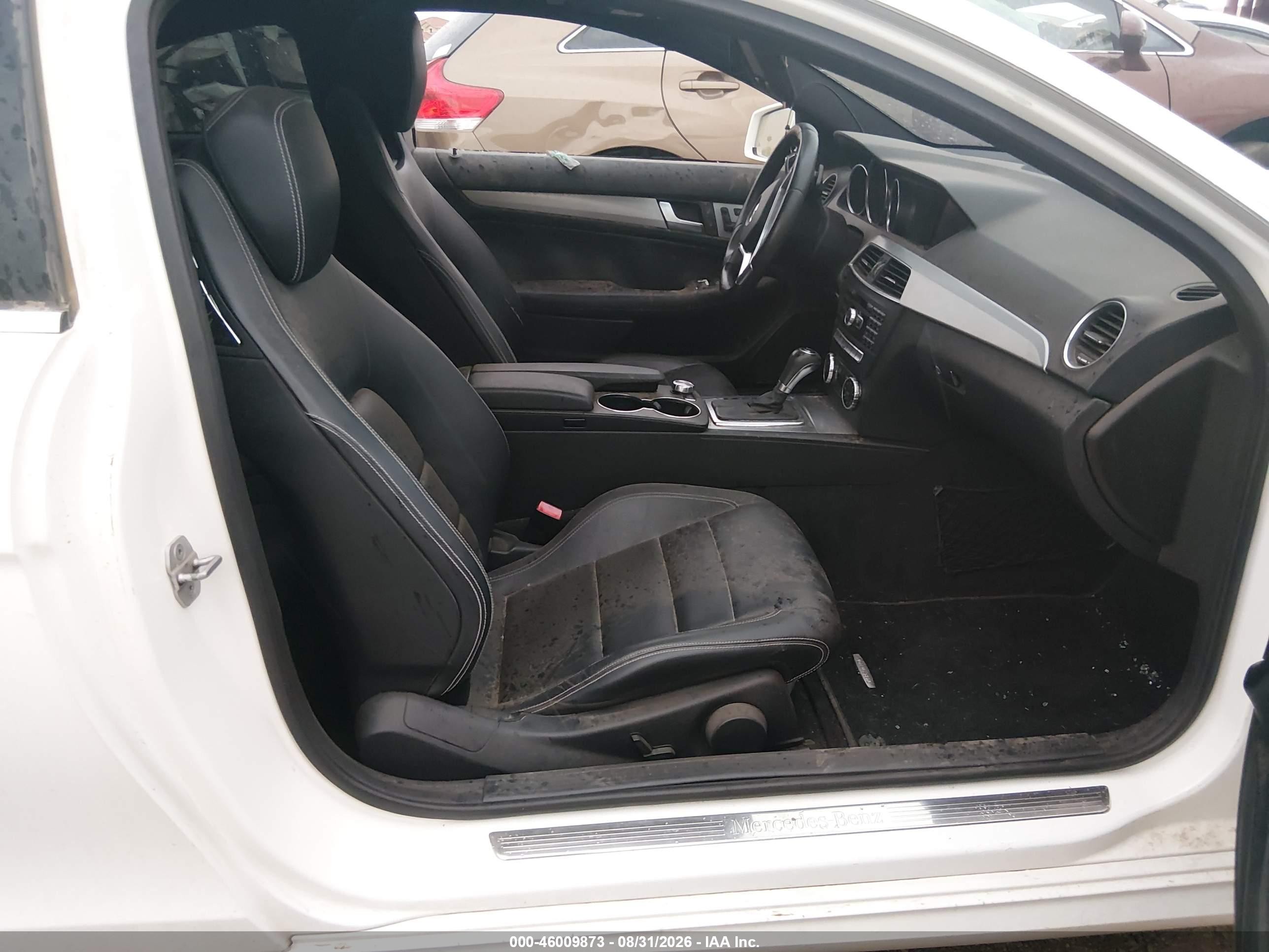 2013 Mercedes-benz C 250 Белый vin: WDDGJ4HB3DF973956