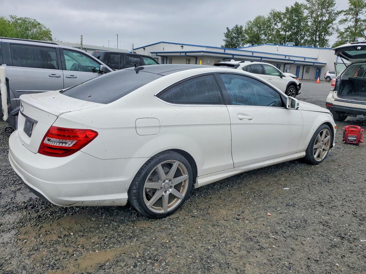 2013 Mercedes-benz C 250 White vin: WDDGJ4HB3DG001283