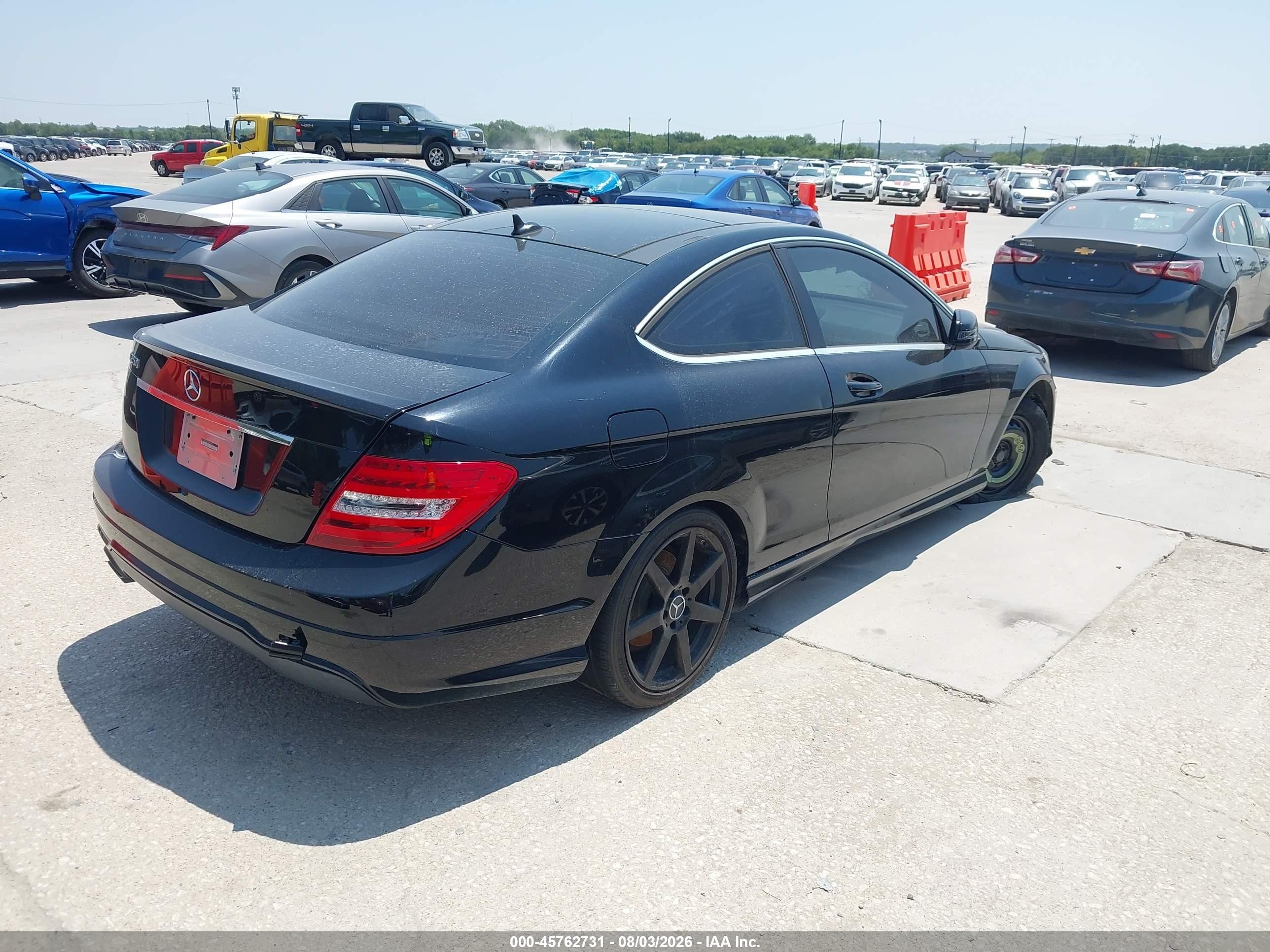2013 Mercedes-benz C 250   Черный vin: WDDGJ4HB3DG058941