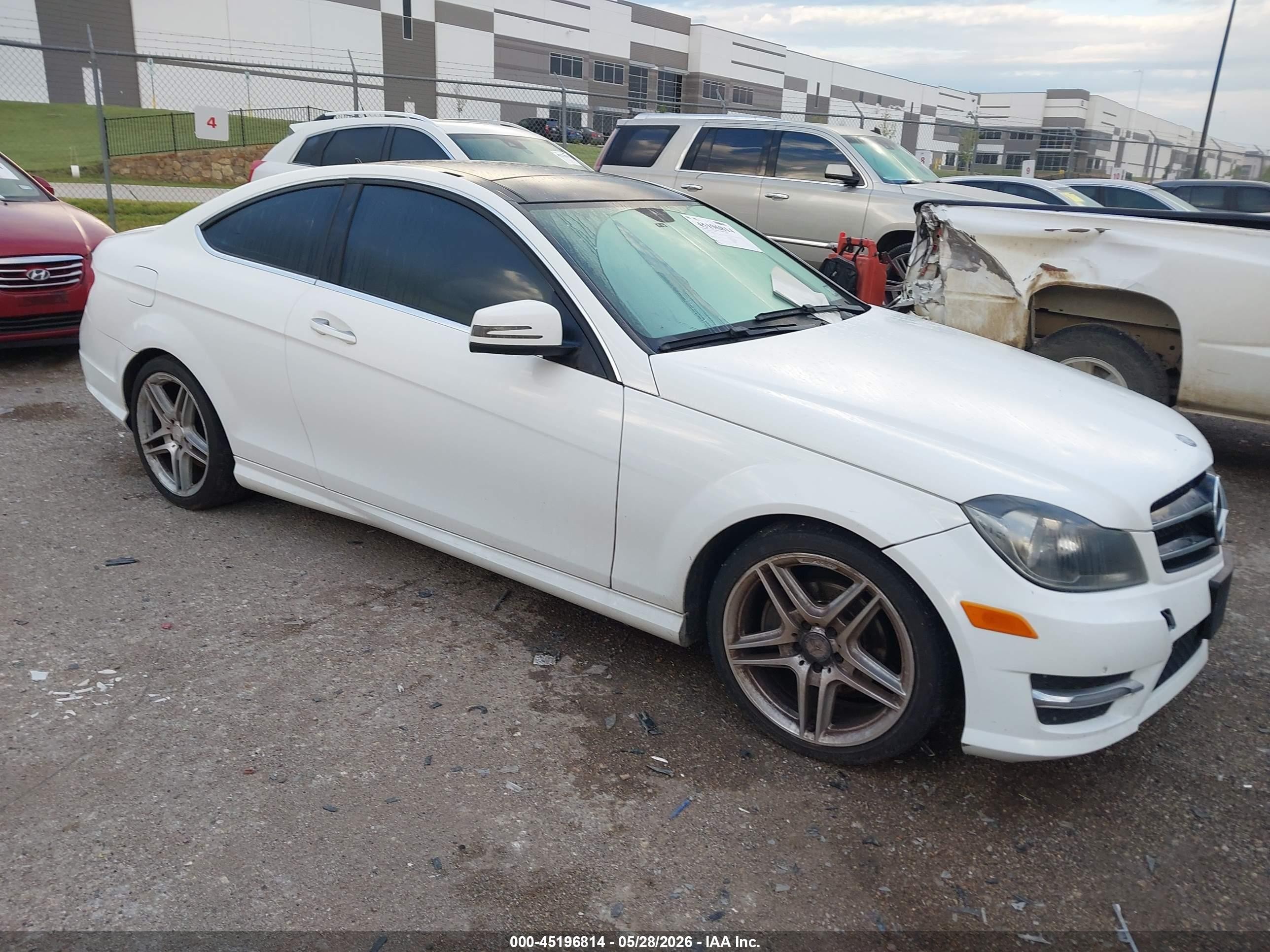 2014 Mercedes-benz C 250   White vin: WDDGJ4HB3EG220777