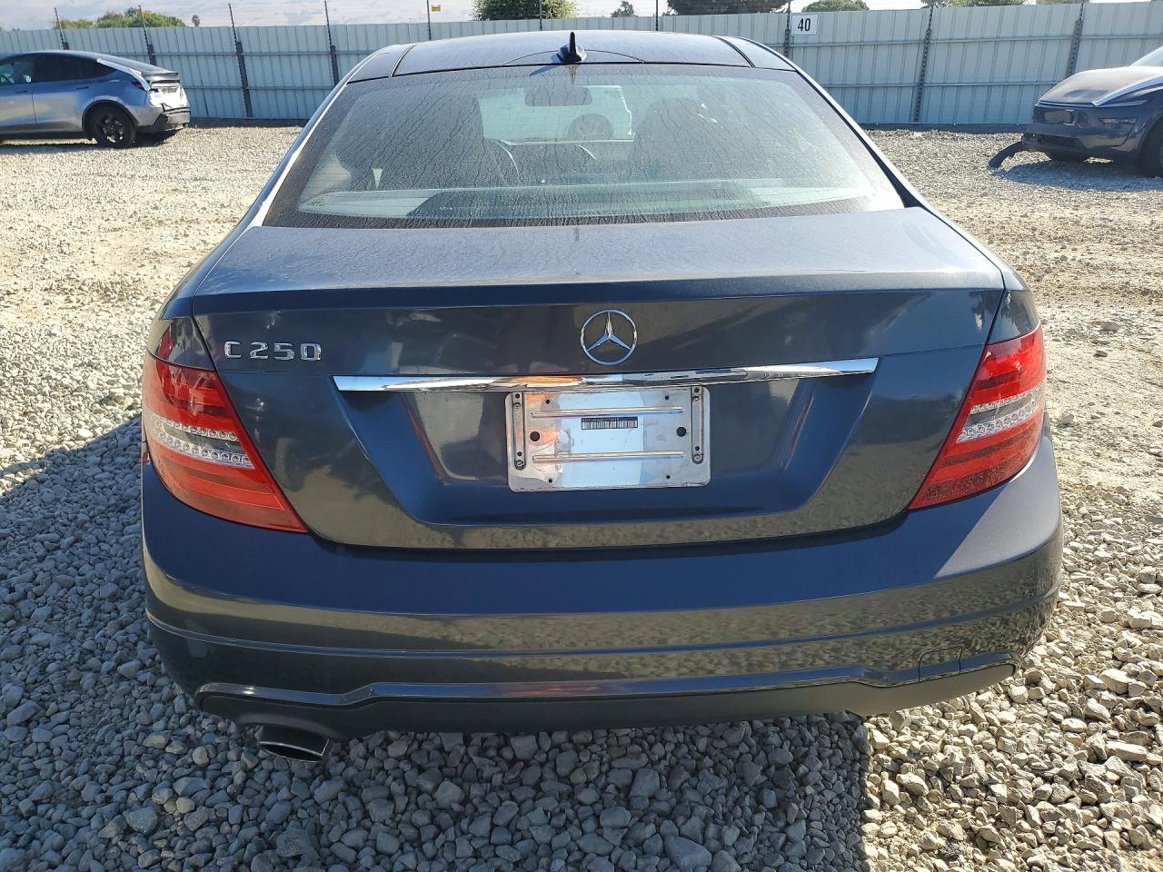 2014 Mercedes-benz C 250 Угольный vin: WDDGJ4HB3EG274418