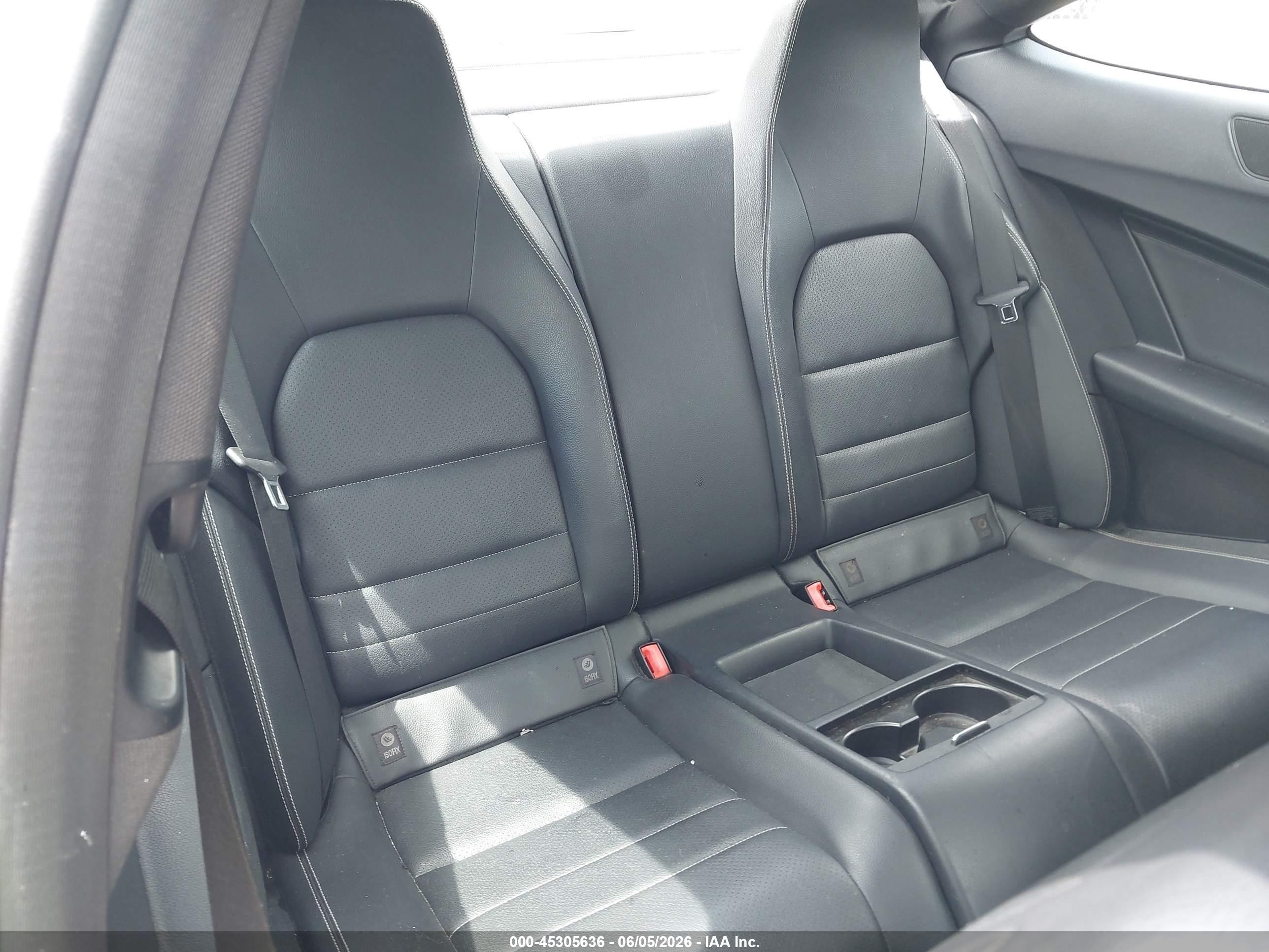 2015 Mercedes-benz C 250   Белый vin: WDDGJ4HB3FG348924