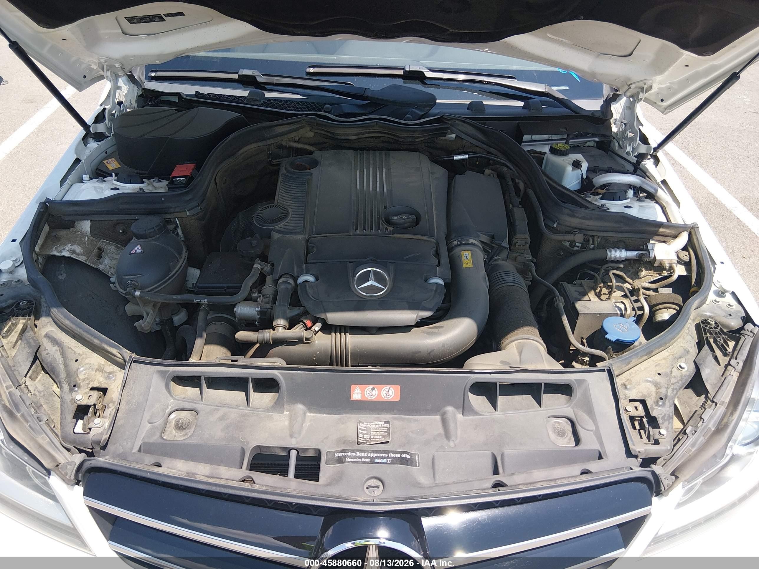 2015 Mercedes-benz C 250   White vin: WDDGJ4HB3FG369739