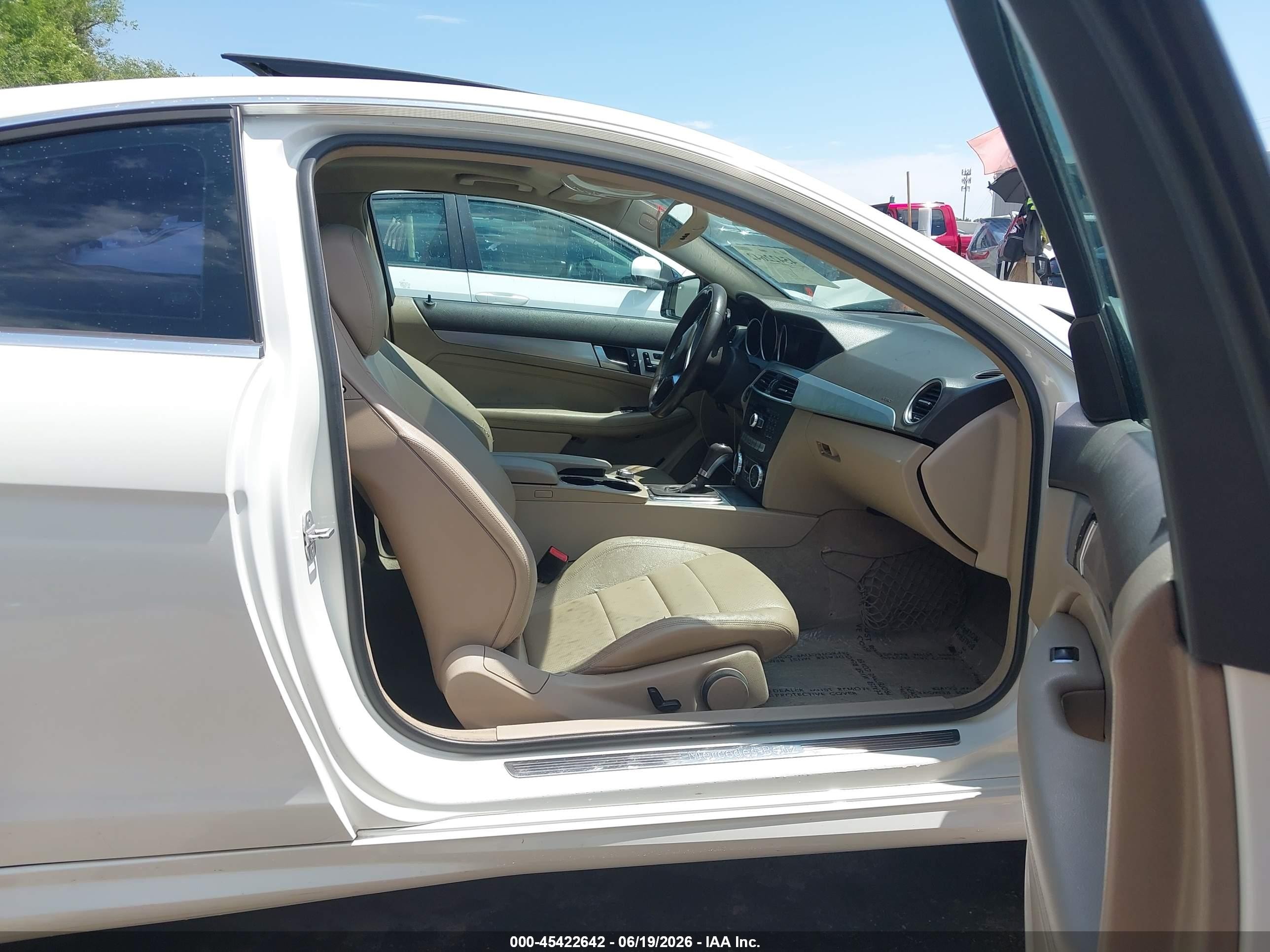 2012 Mercedes-benz C 250 White vin: WDDGJ4HB4CF847832