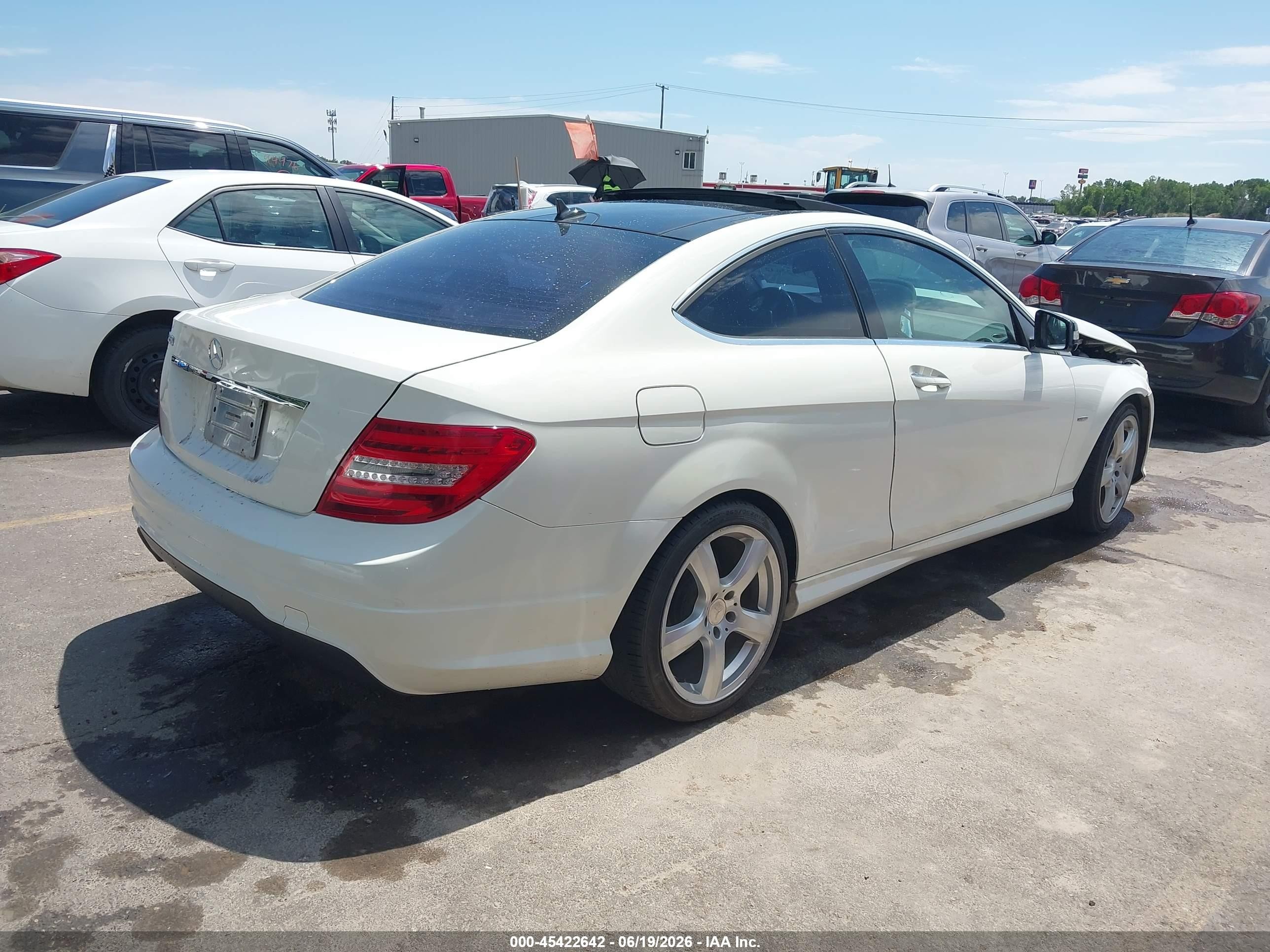 2012 Mercedes-benz C 250 White vin: WDDGJ4HB4CF847832