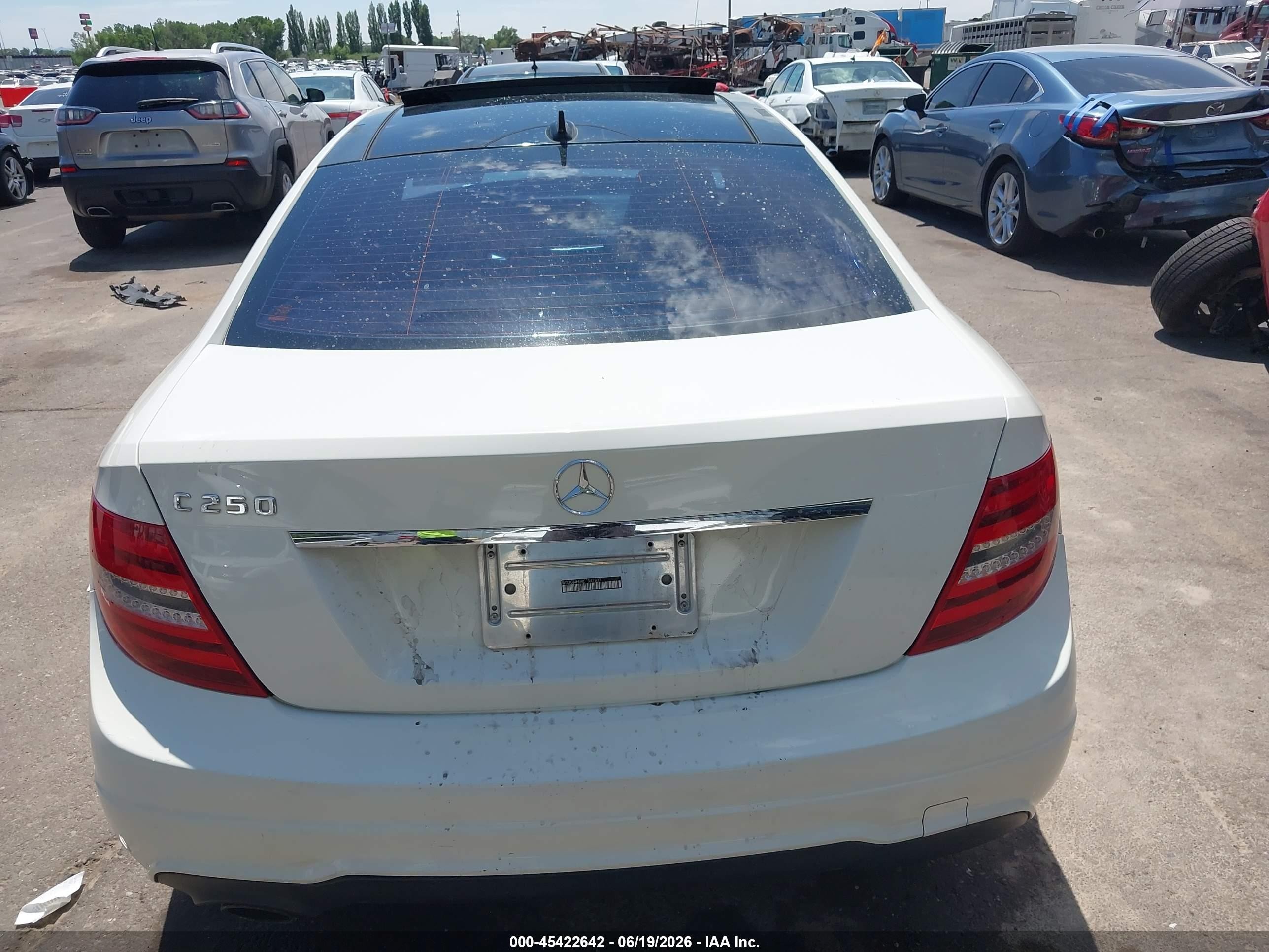 2012 Mercedes-benz C 250 White vin: WDDGJ4HB4CF847832