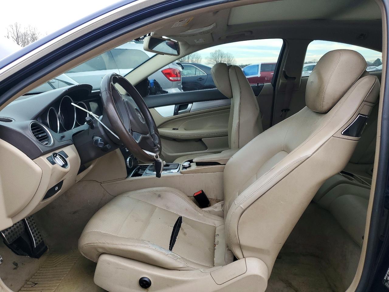2012 Mercedes-benz C 250 Синий vin: WDDGJ4HB4CF925137