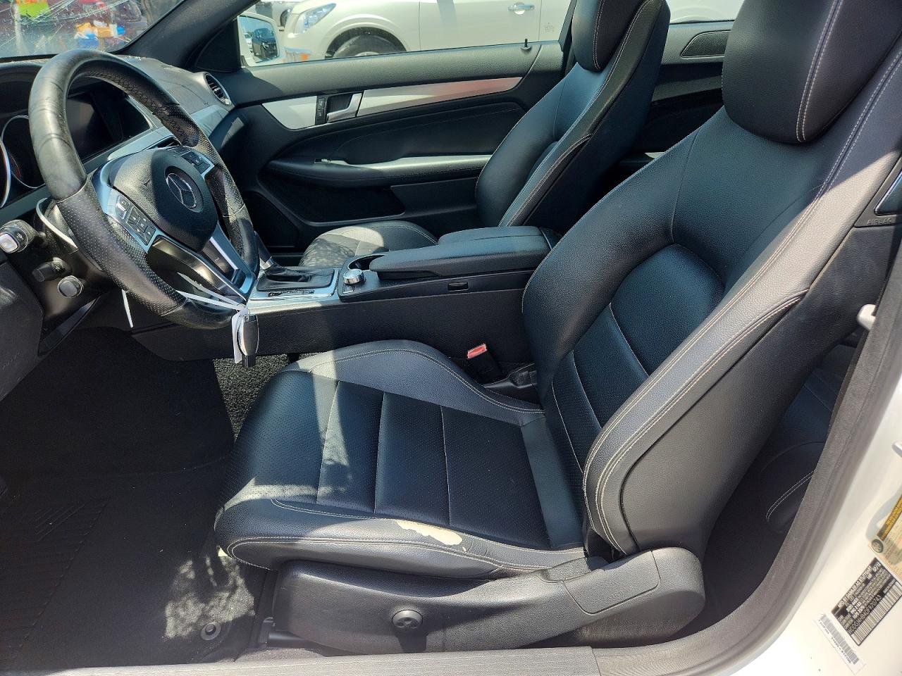 2013 Mercedes-benz C 250 White vin: WDDGJ4HB4DF970743
