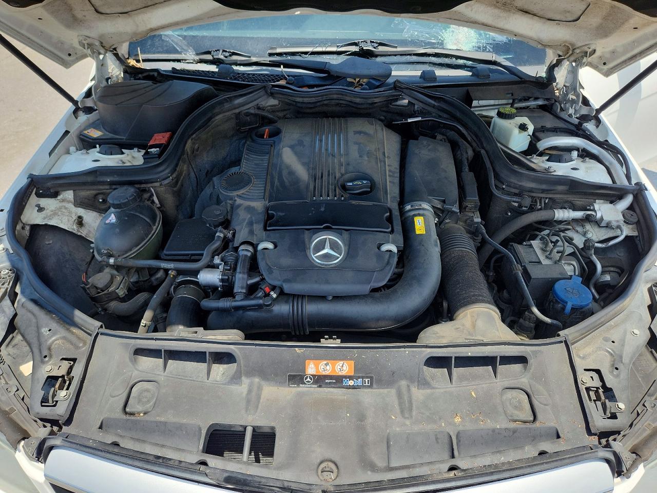 2013 Mercedes-benz C 250 White vin: WDDGJ4HB4DF970743